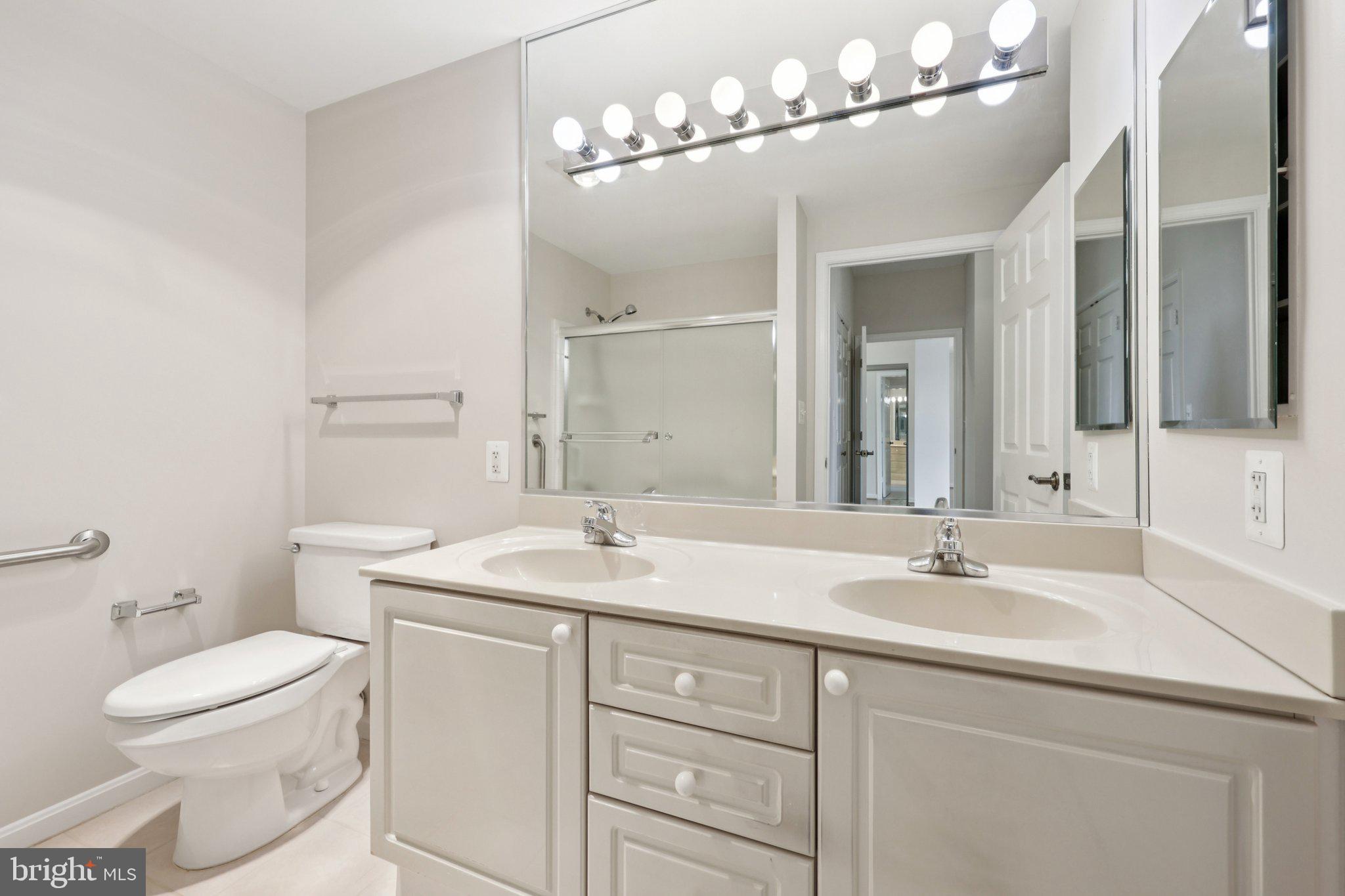 LANSDOWNE WOODS LEISURE WORLD - Residential