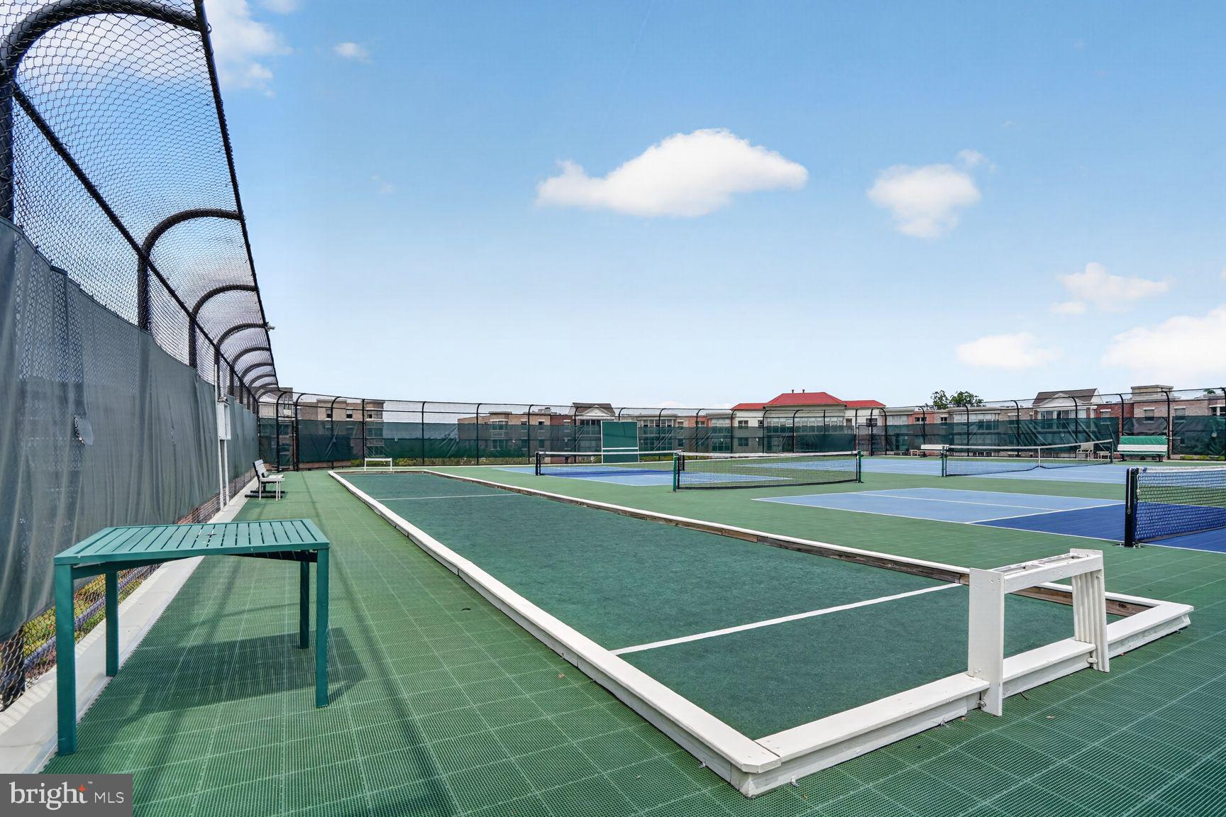LANSDOWNE WOODS LEISURE WORLD - Residential
