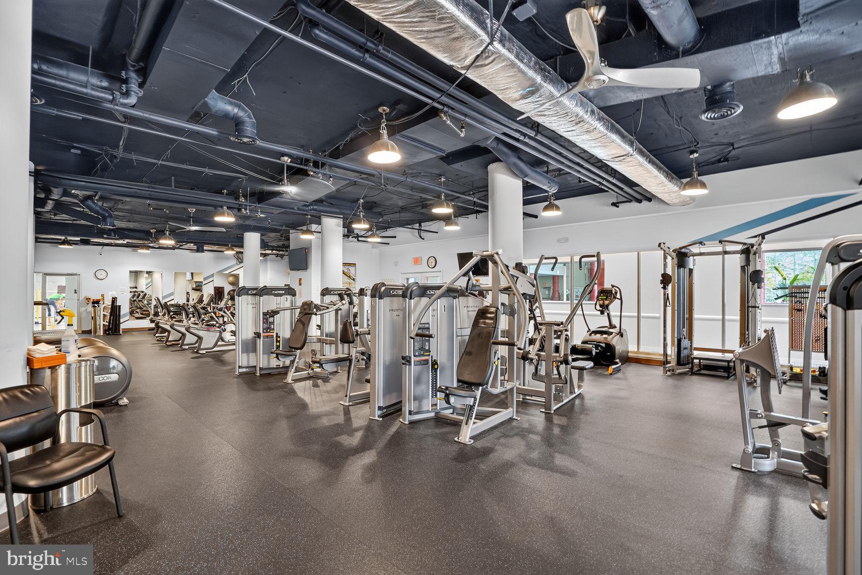 LANSDOWNE WOODS LEISURE WORLD - Residential