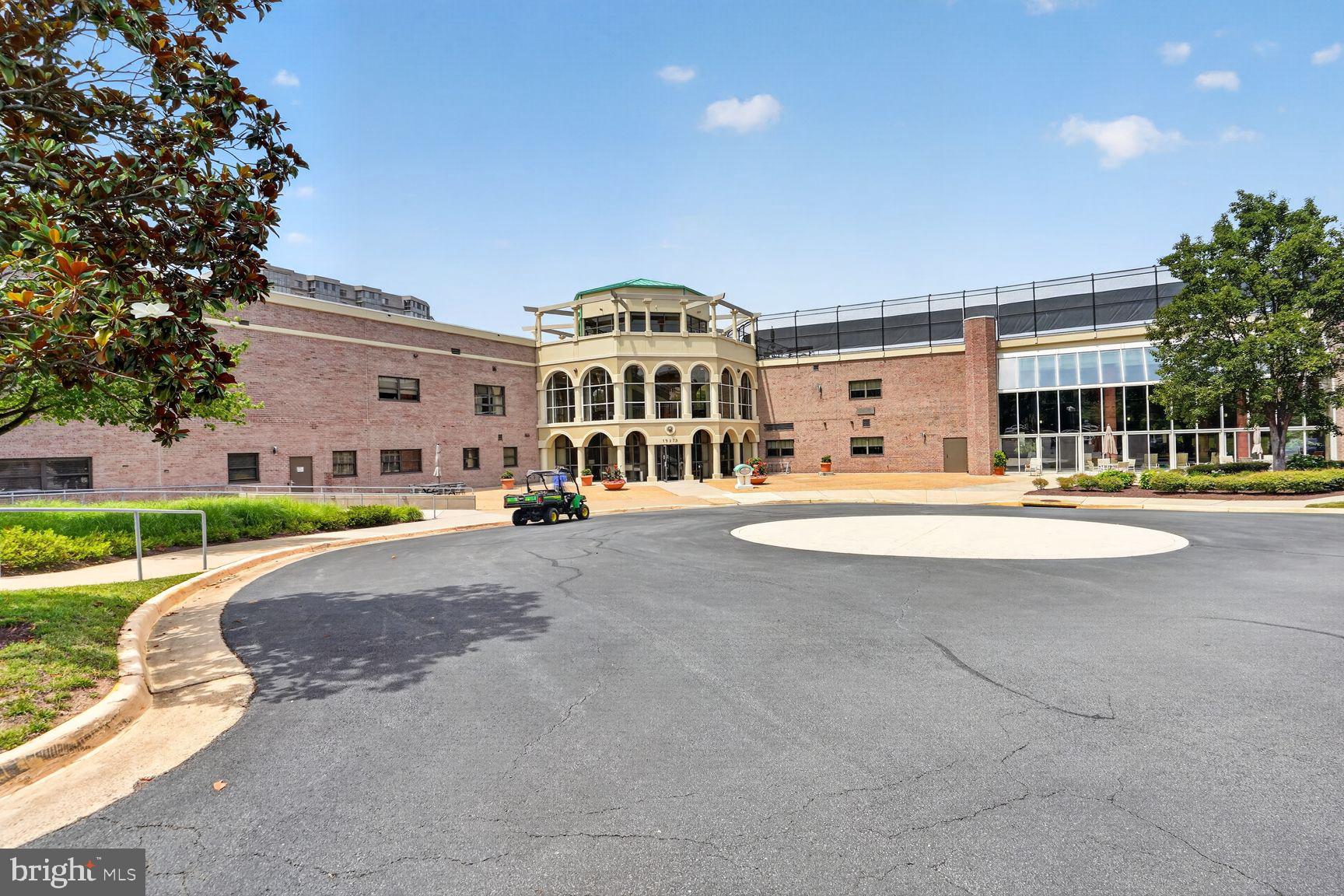 LANSDOWNE WOODS LEISURE WORLD - Residential