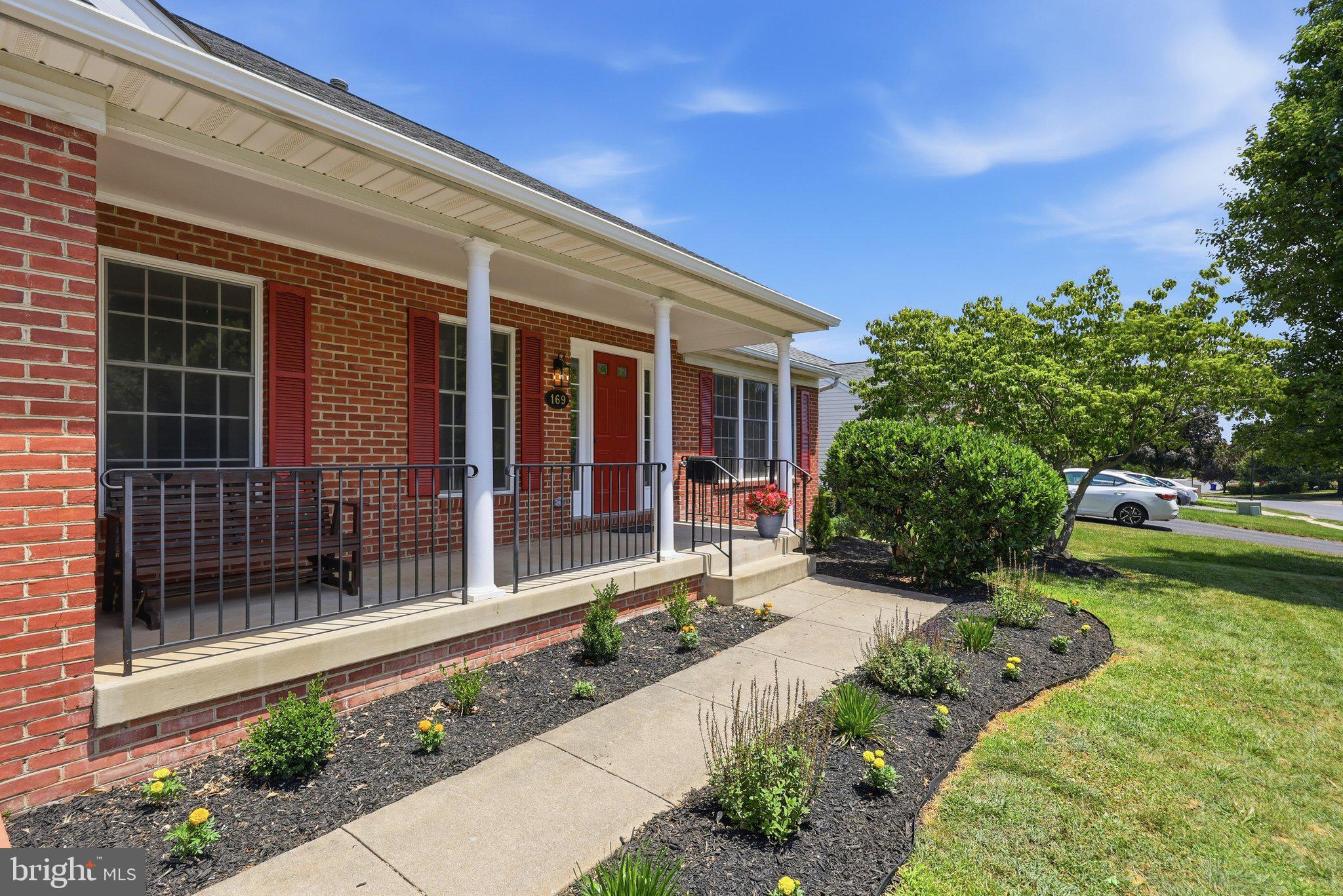NORTH CROSSING - Residential