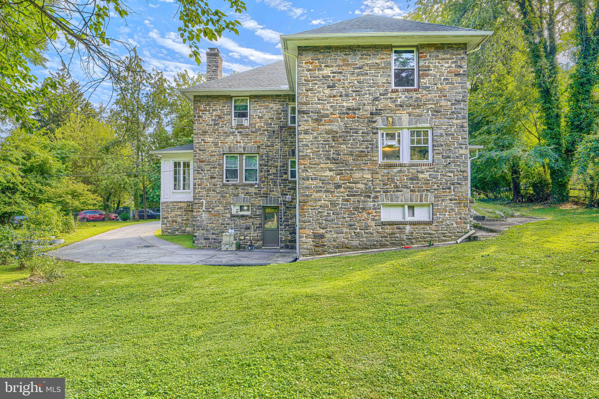 YALE HEIGHTS - Residential