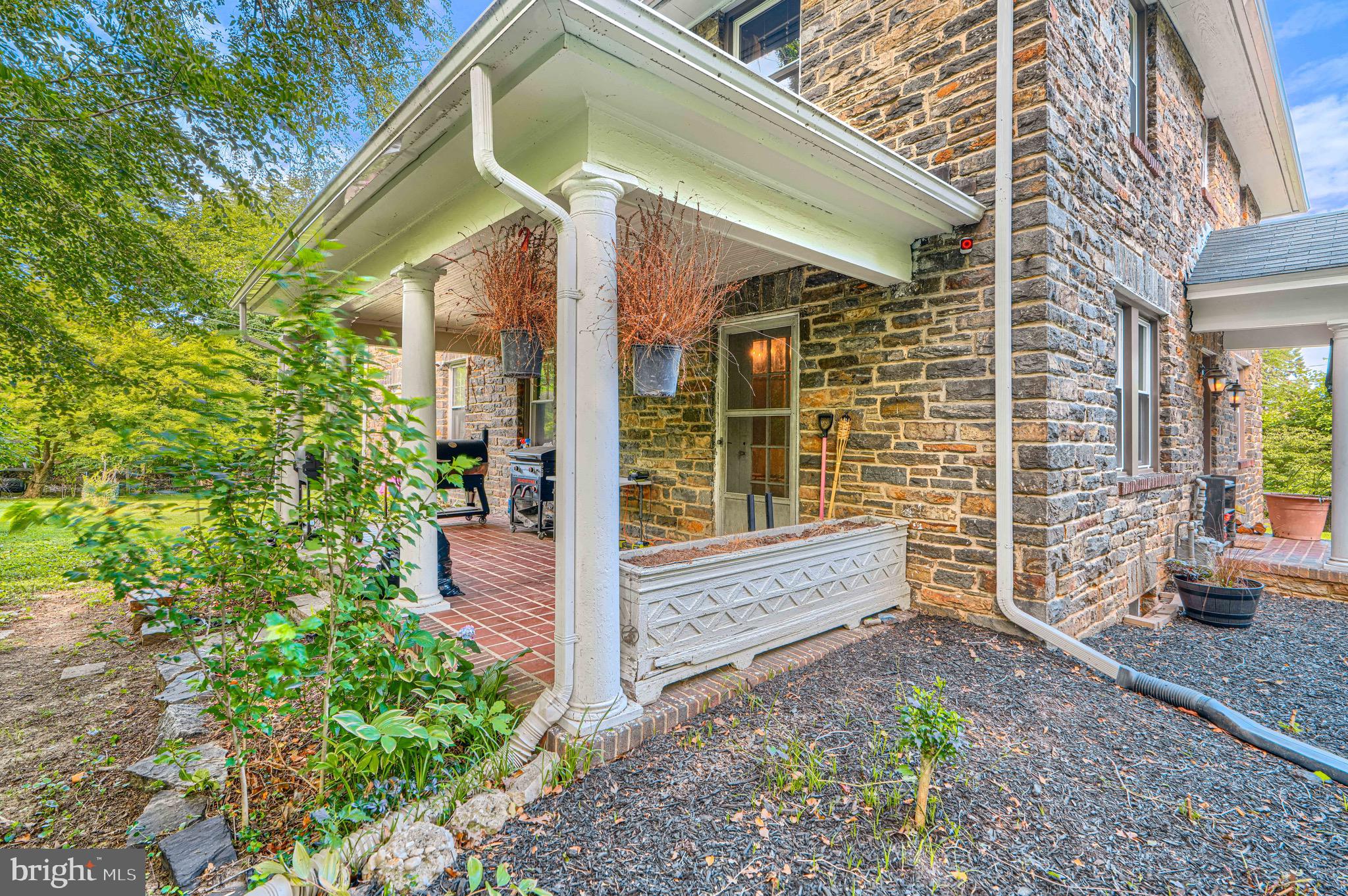 YALE HEIGHTS - Residential
