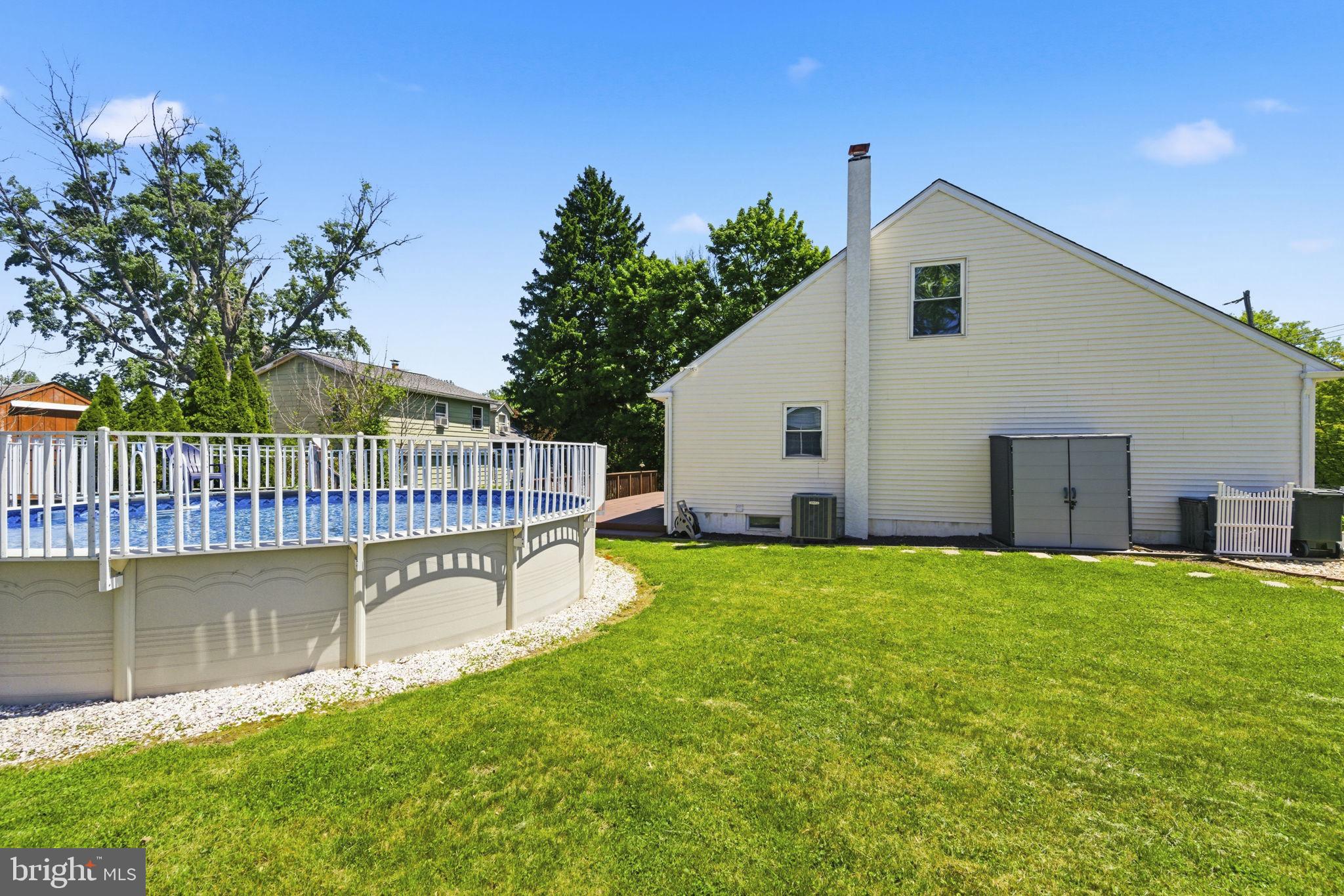 NESHAMINY FALLS - Residential