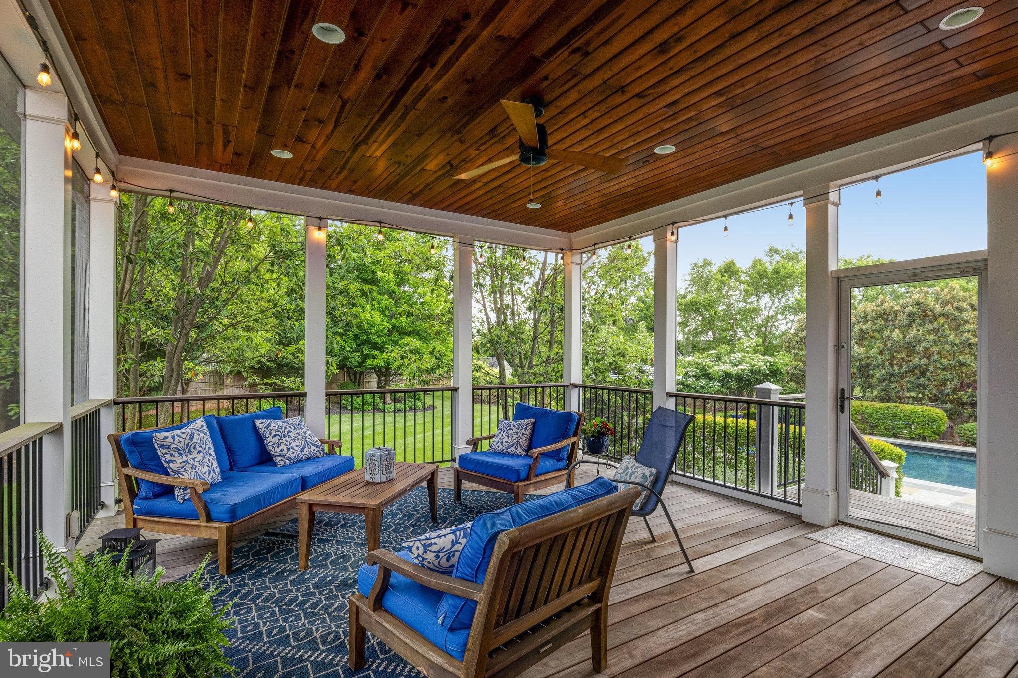 LOUDOUN VALLEY ESTATES - Residential