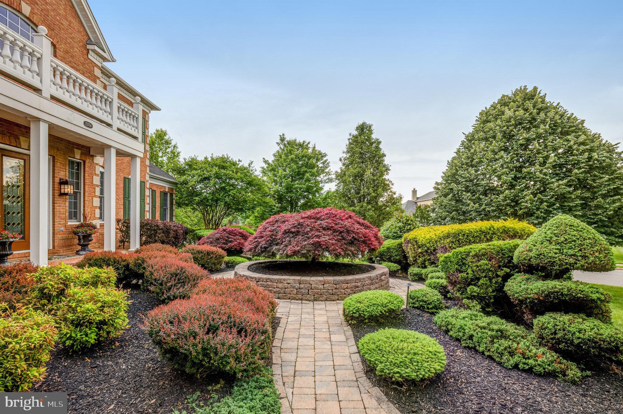 LOUDOUN VALLEY ESTATES - Residential