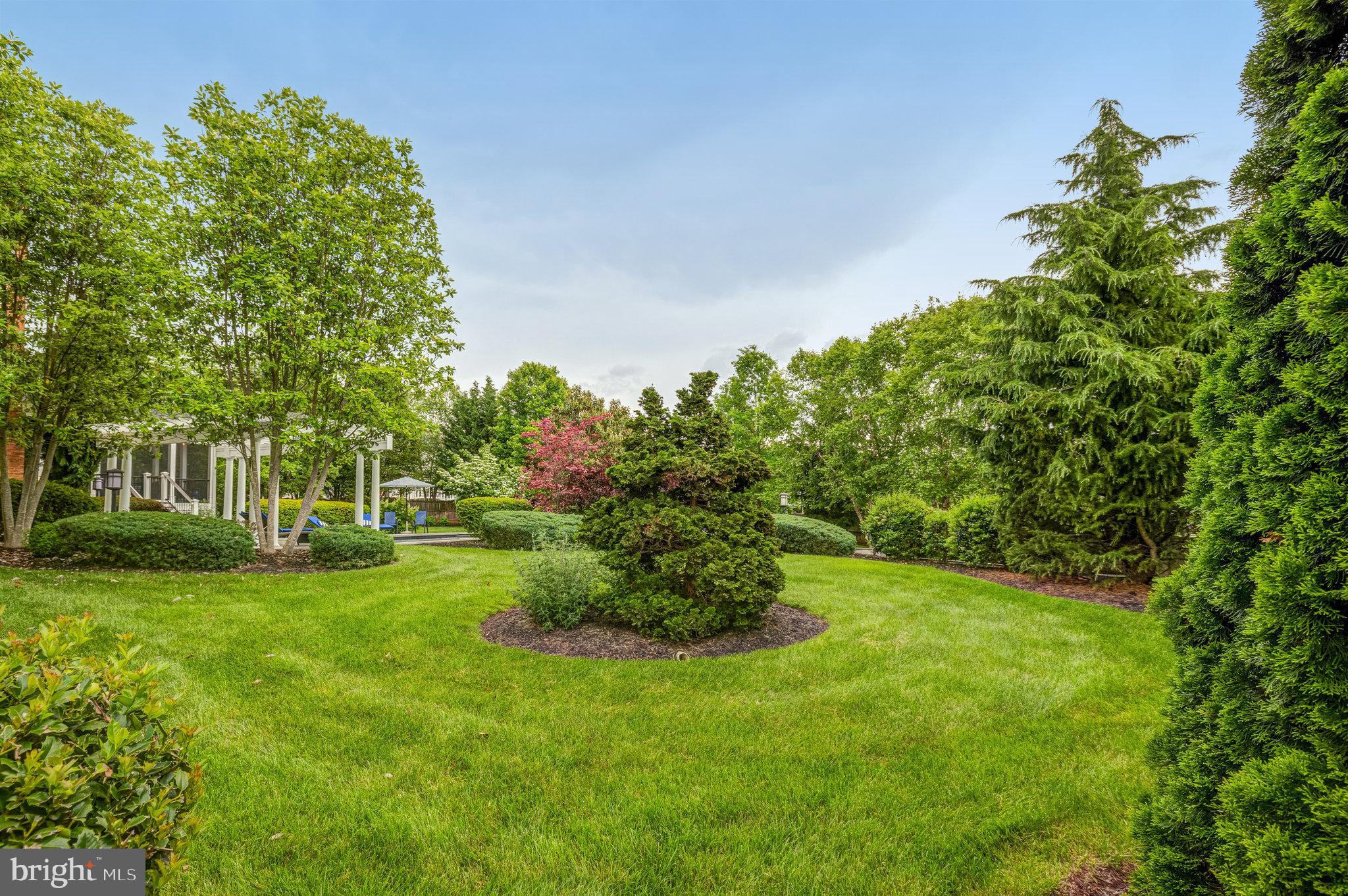 LOUDOUN VALLEY ESTATES - Residential