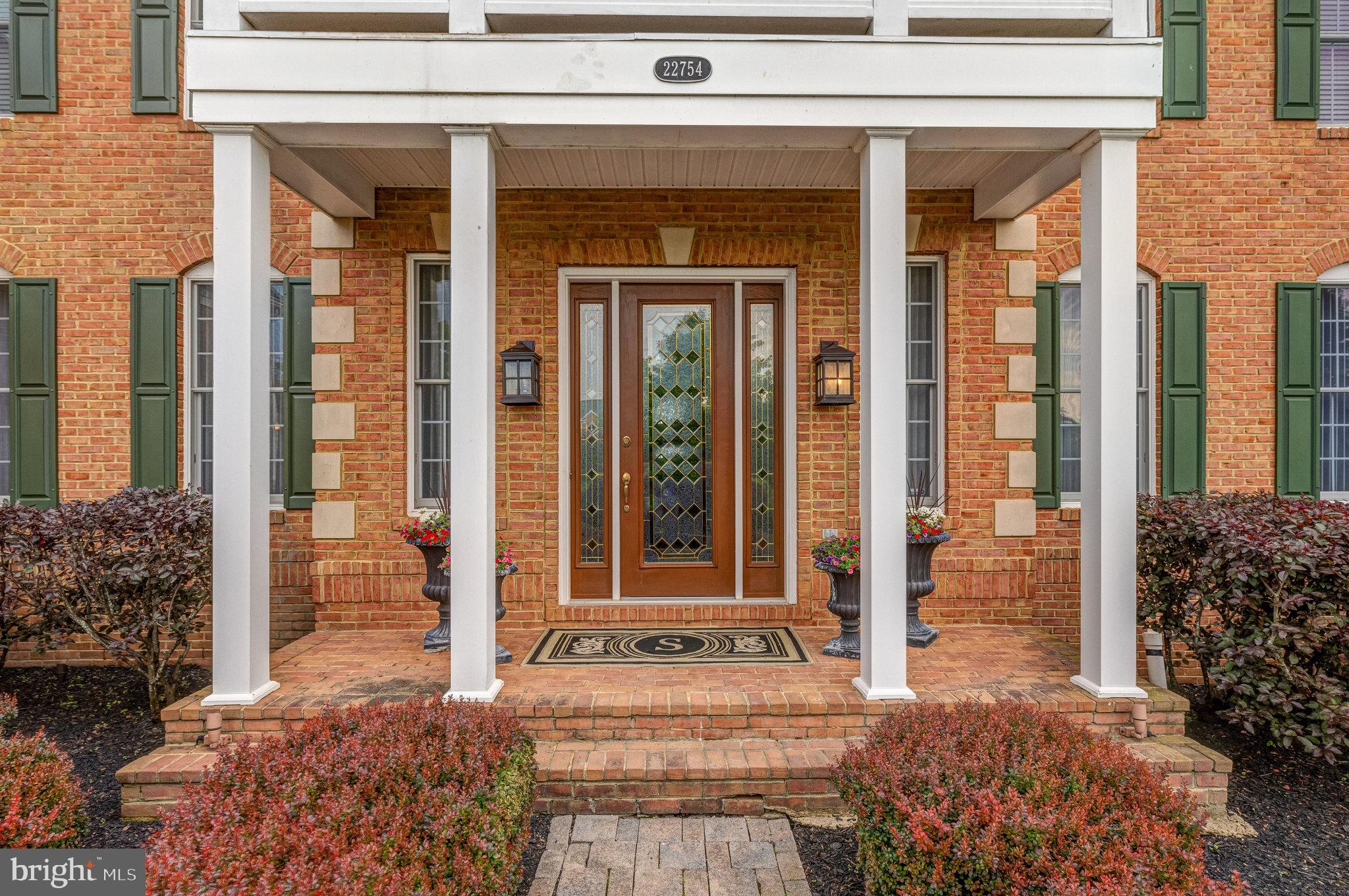 LOUDOUN VALLEY ESTATES - Residential