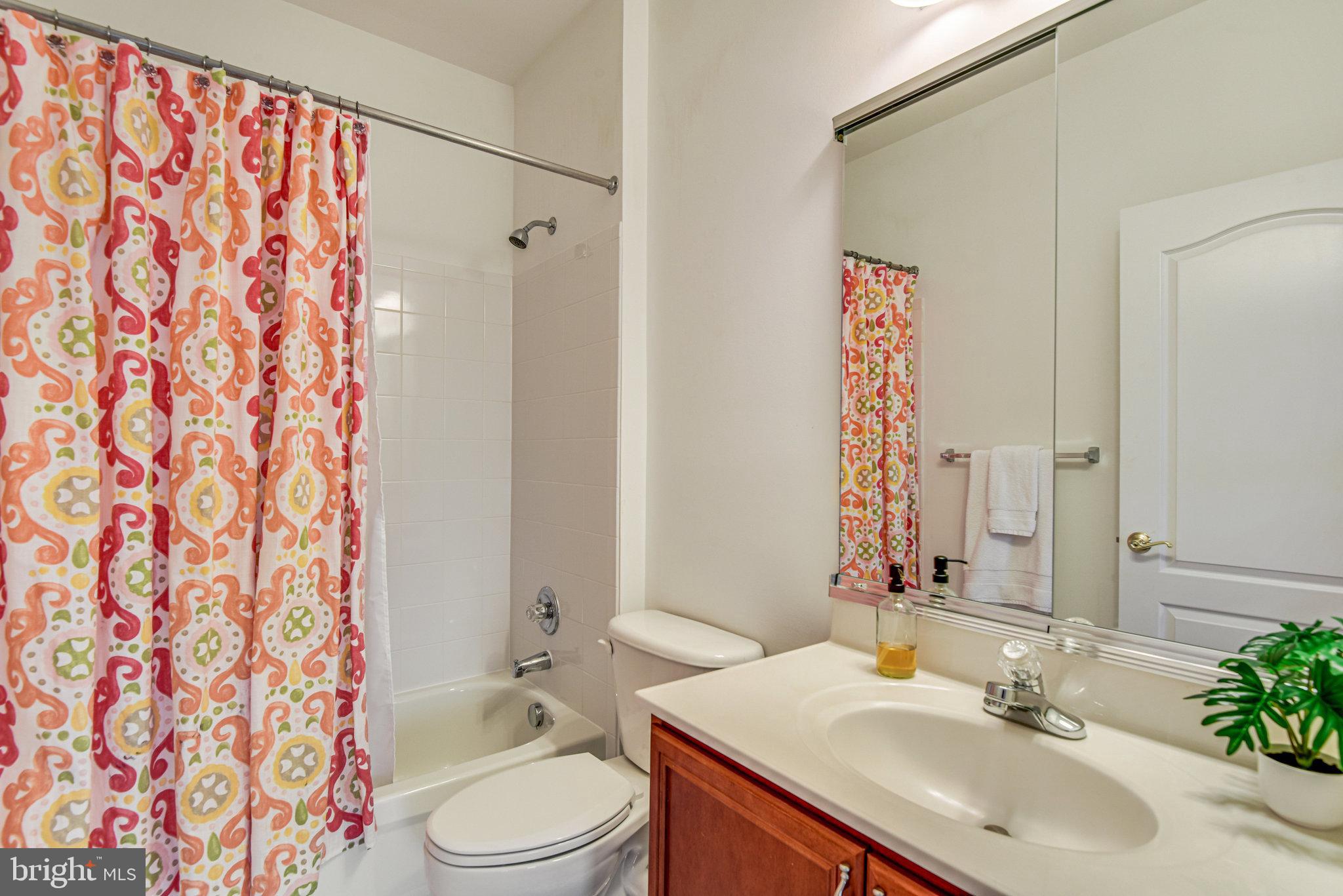 LOUDOUN VALLEY ESTATES - Residential