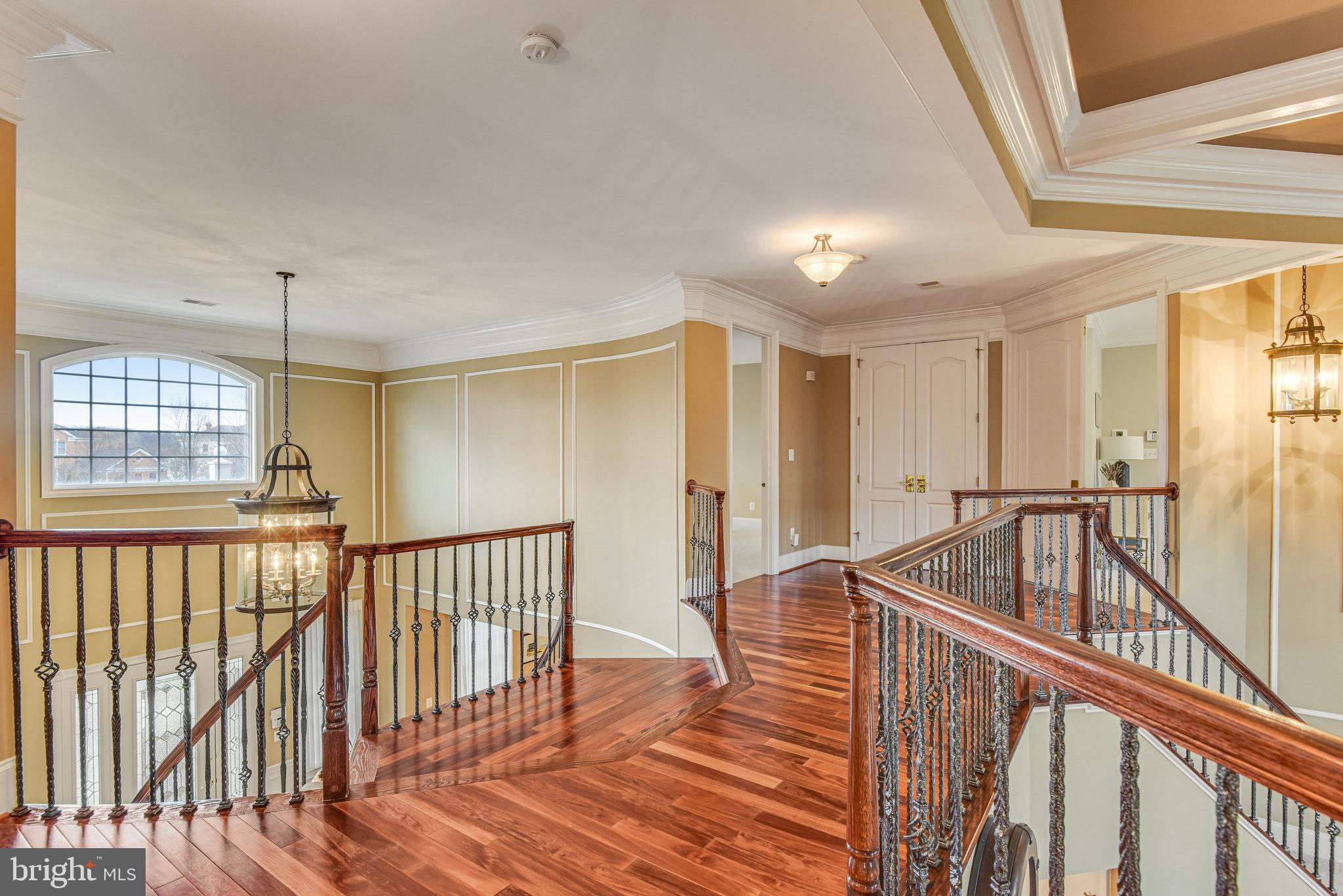 LOUDOUN VALLEY ESTATES - Residential