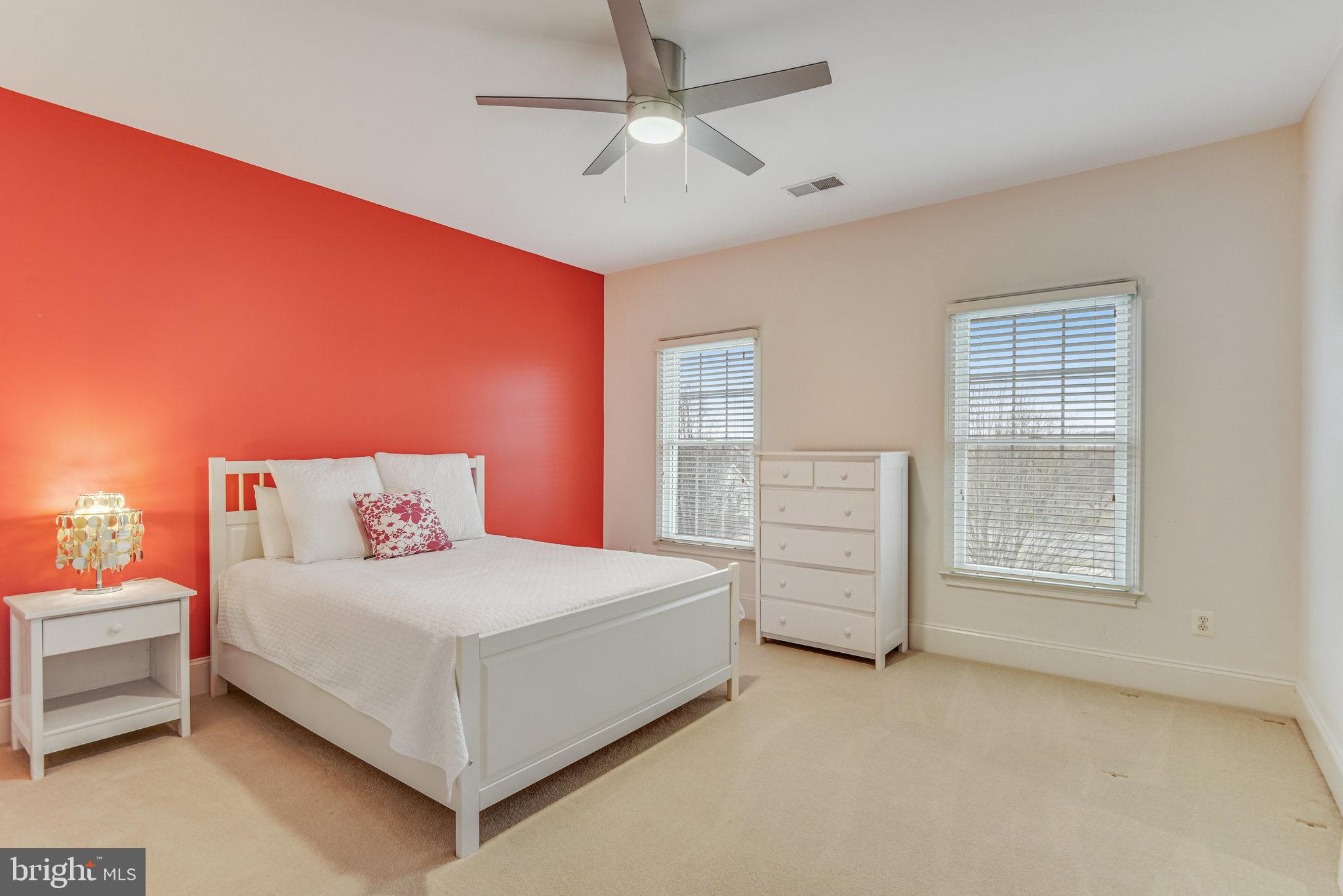 LOUDOUN VALLEY ESTATES - Residential