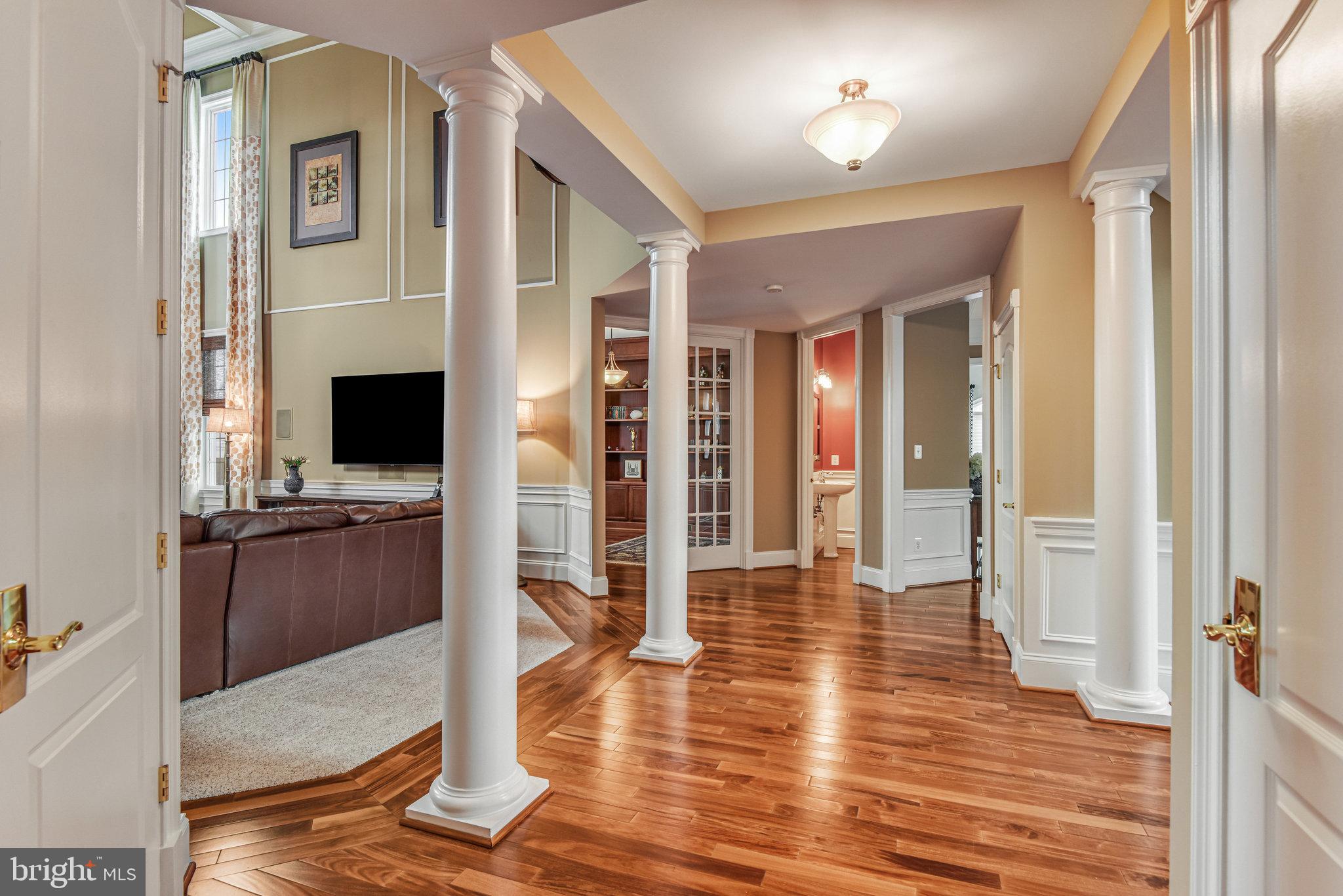 LOUDOUN VALLEY ESTATES - Residential