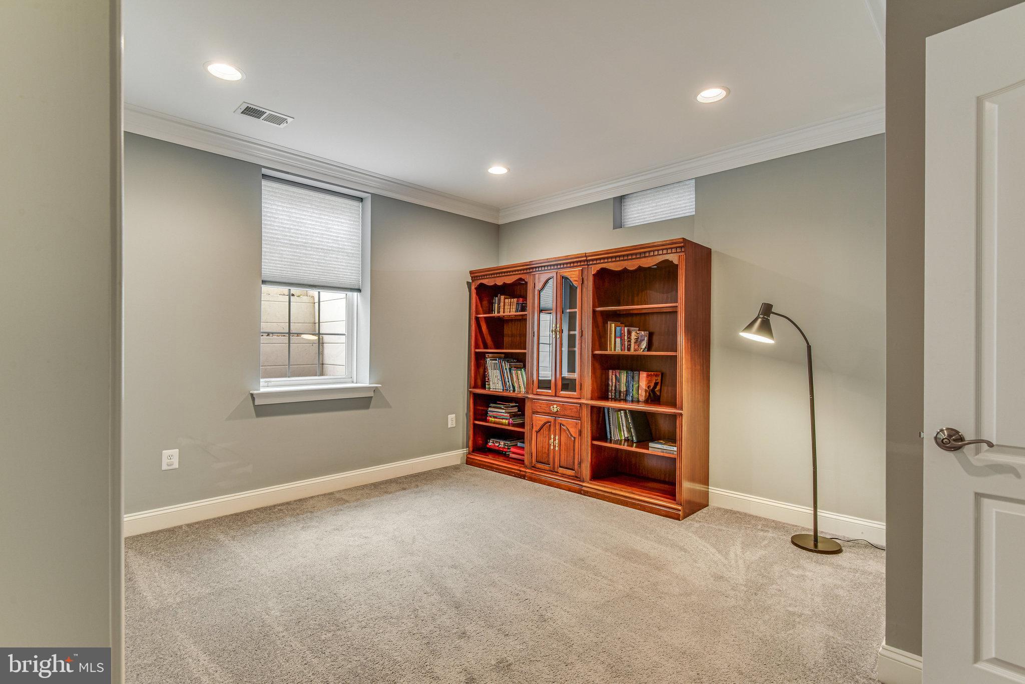 LOUDOUN VALLEY ESTATES - Residential