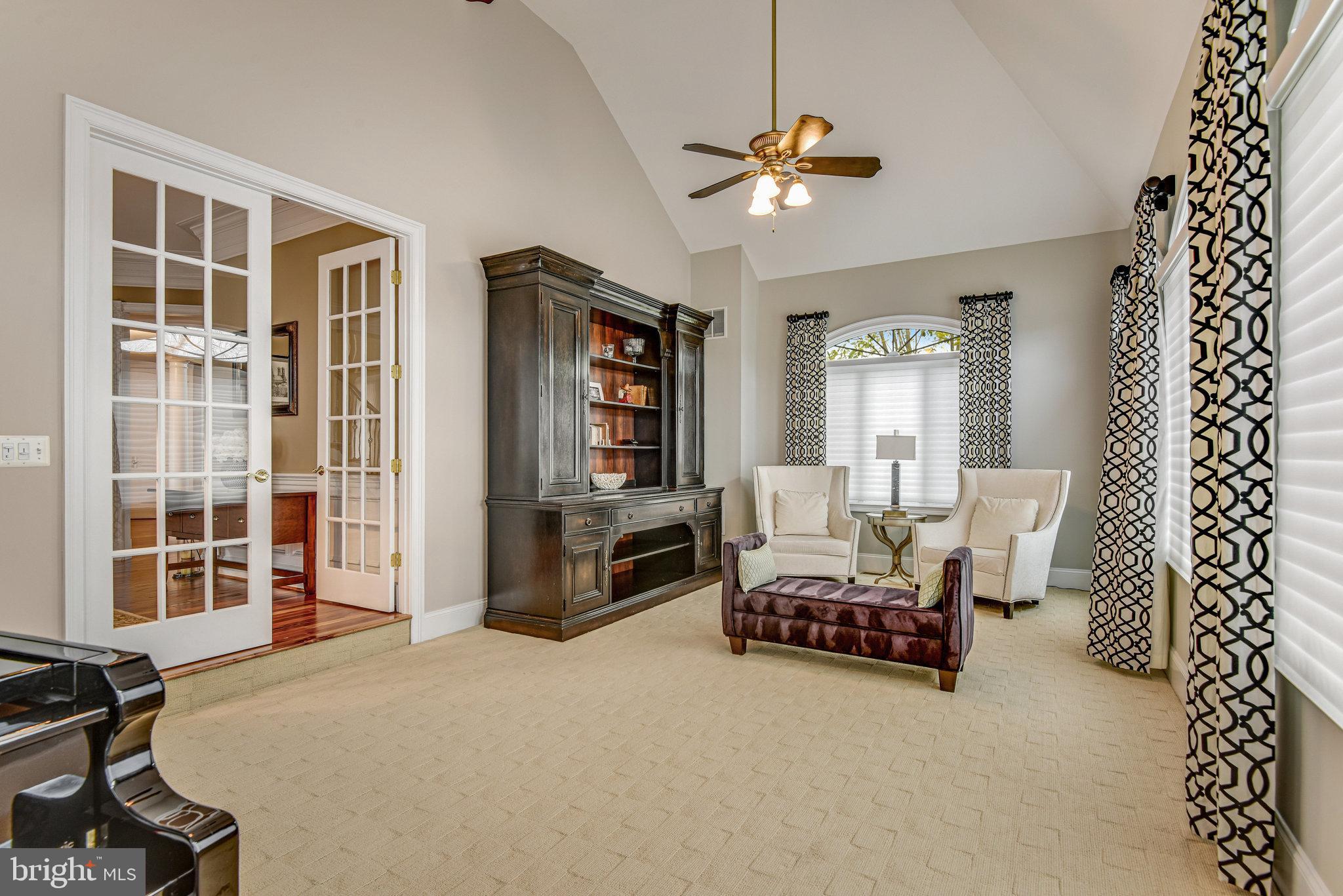 LOUDOUN VALLEY ESTATES - Residential