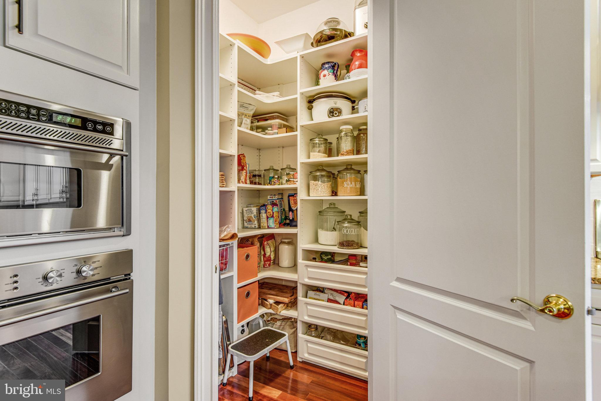 LOUDOUN VALLEY ESTATES - Residential