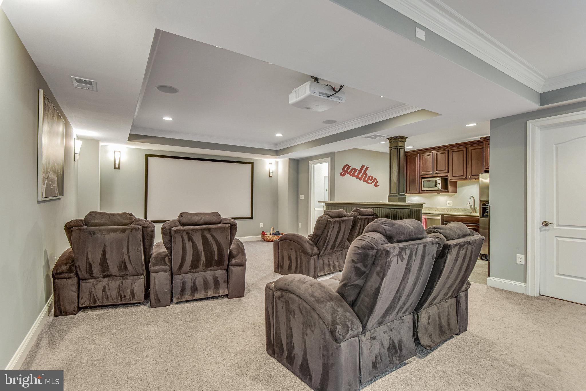 LOUDOUN VALLEY ESTATES - Residential