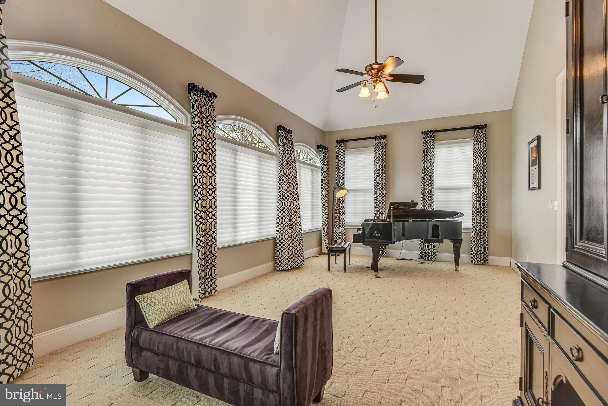 LOUDOUN VALLEY ESTATES - Residential