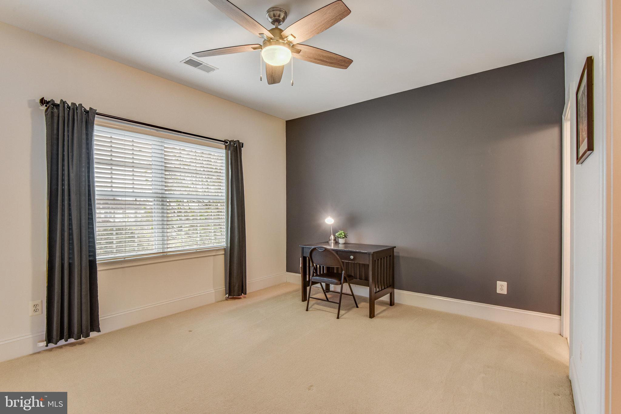 LOUDOUN VALLEY ESTATES - Residential