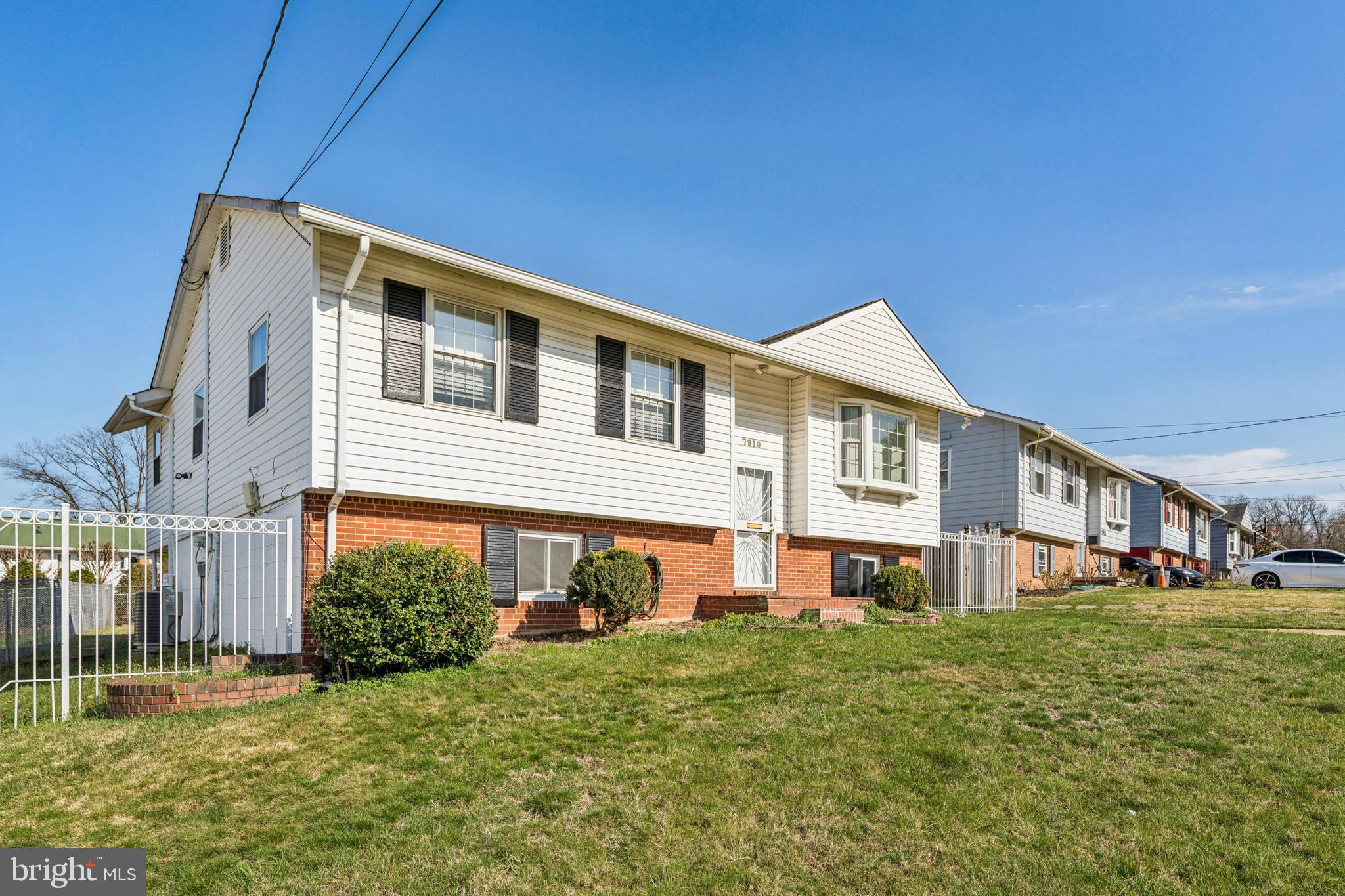 GLENARDEN WOODS - Residential
