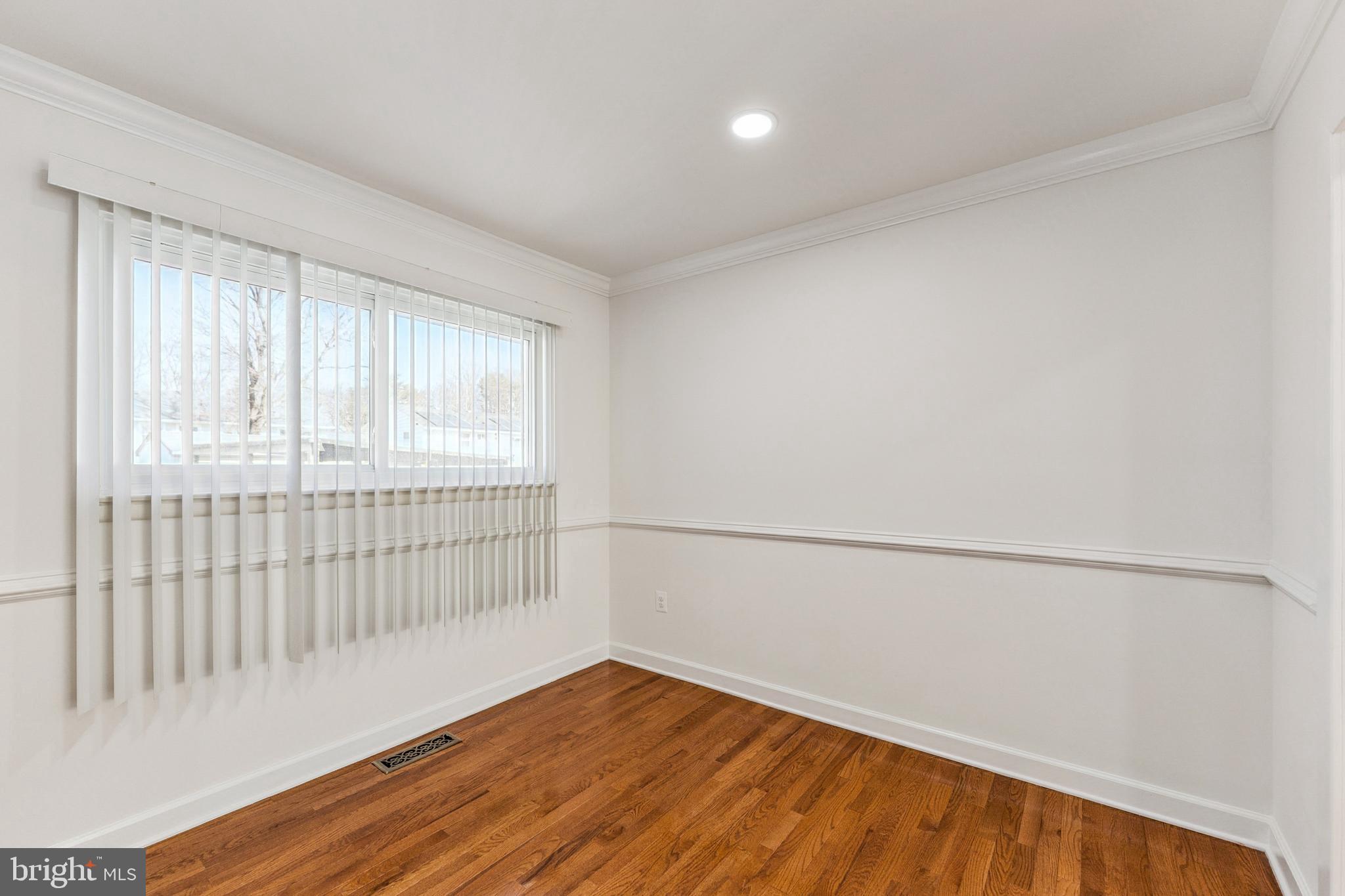 GLENARDEN WOODS - Residential