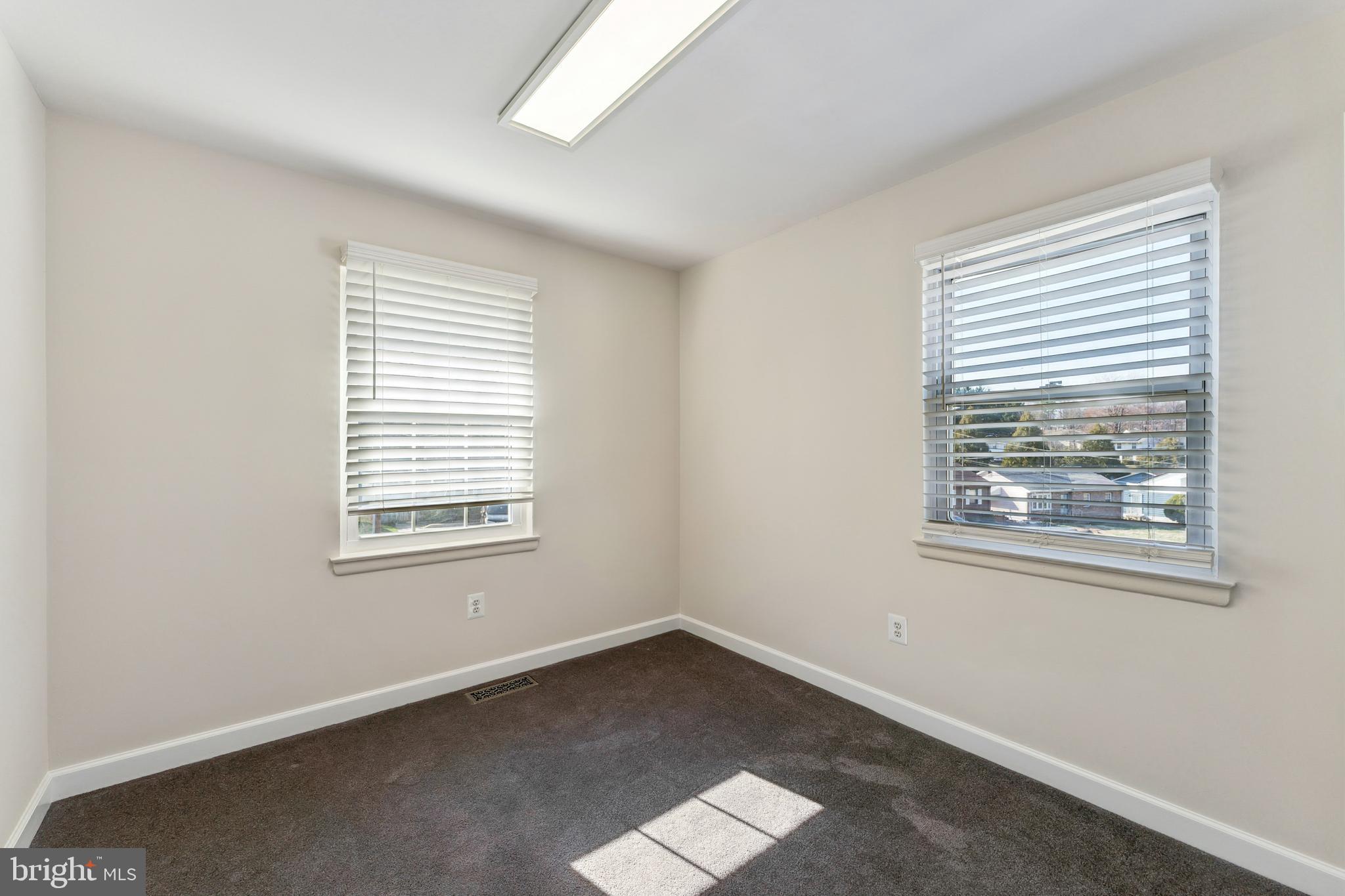 GLENARDEN WOODS - Residential