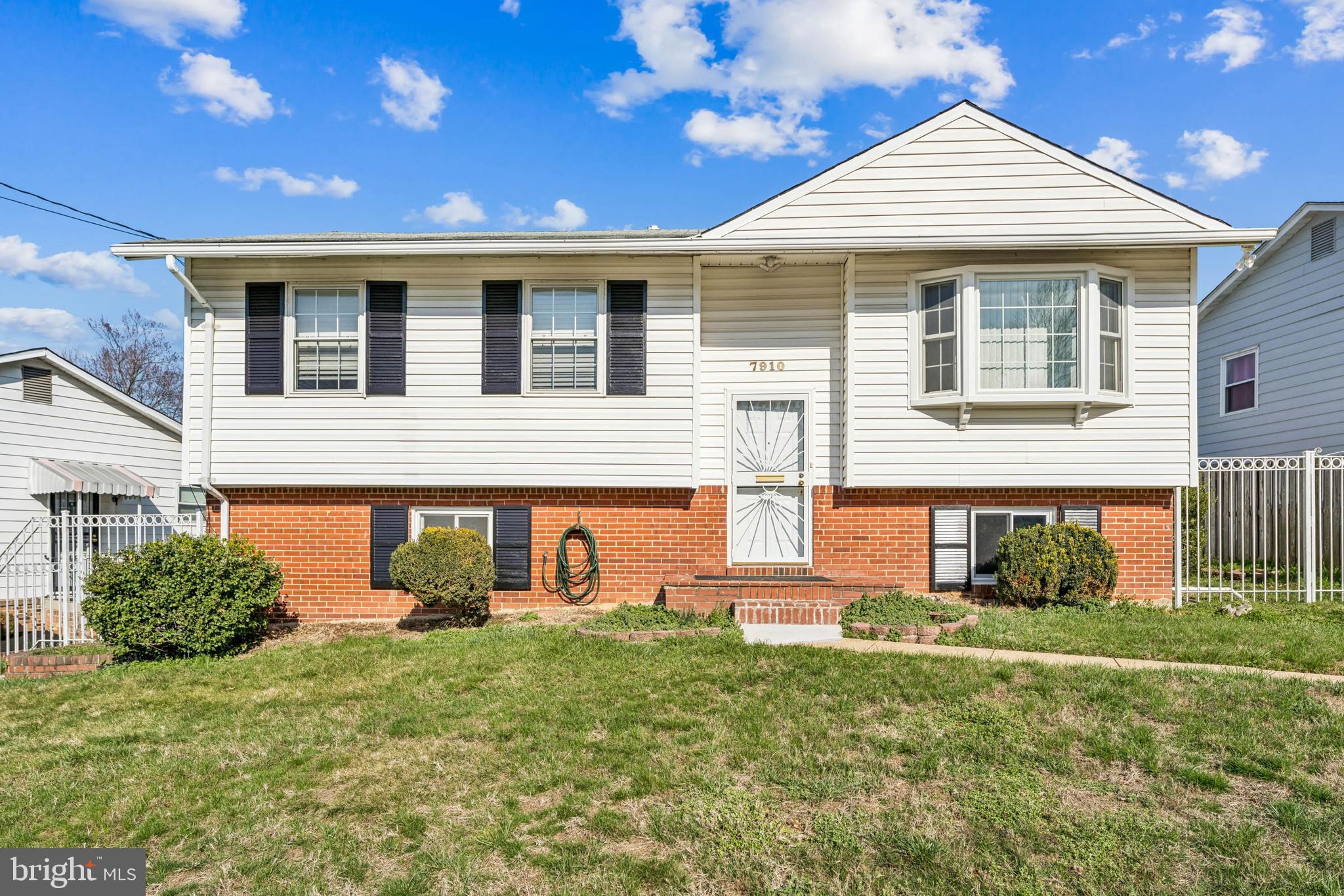 GLENARDEN WOODS - Residential