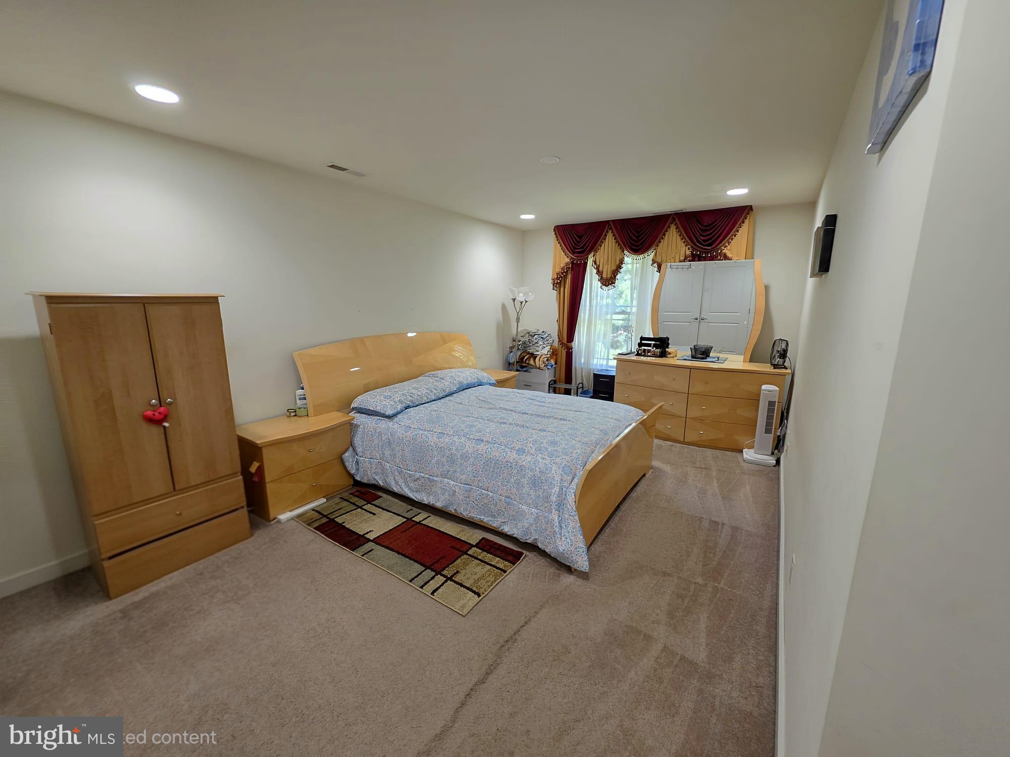 HUNTINGDON VALLEY - Residential