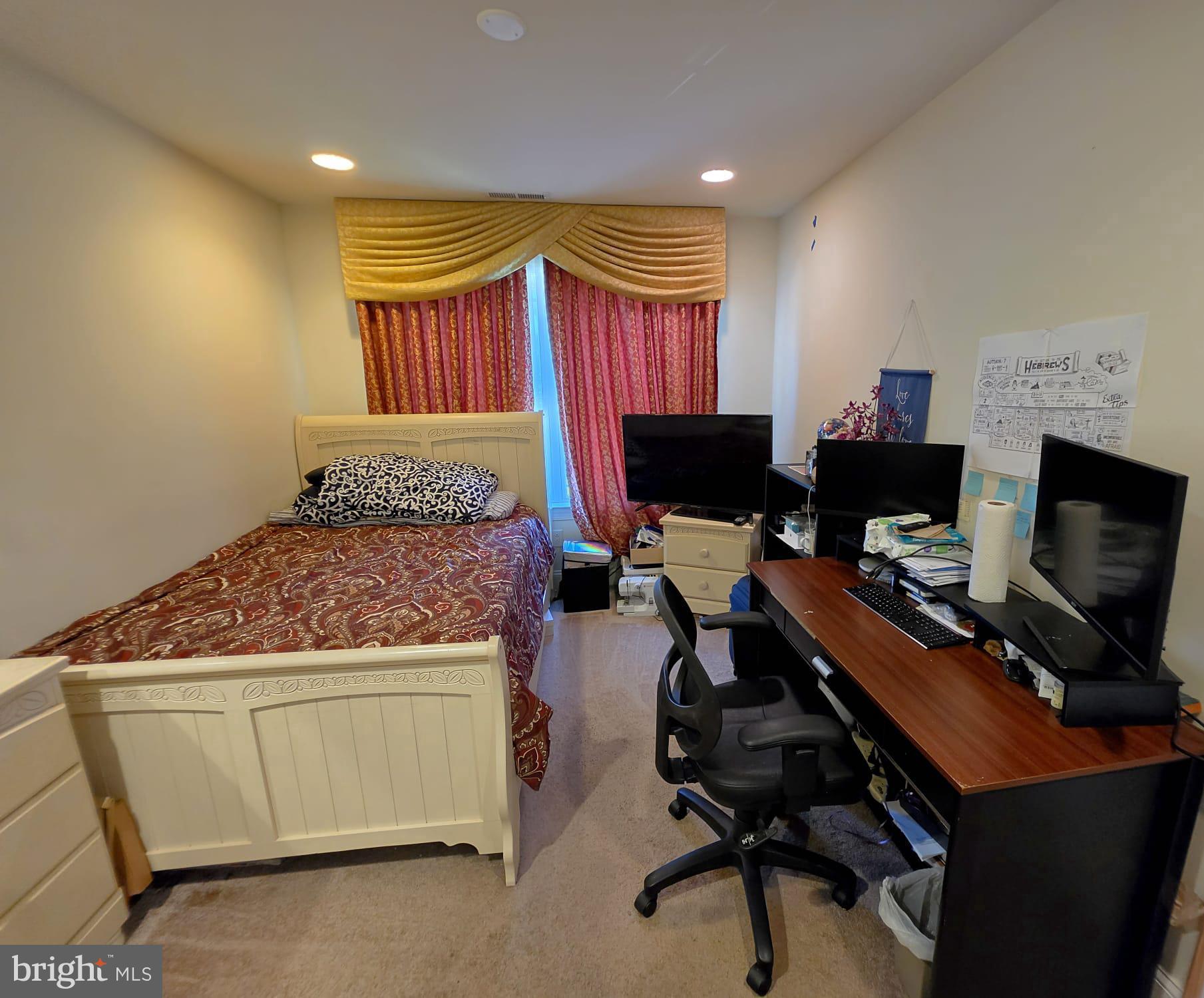 HUNTINGDON VALLEY - Residential