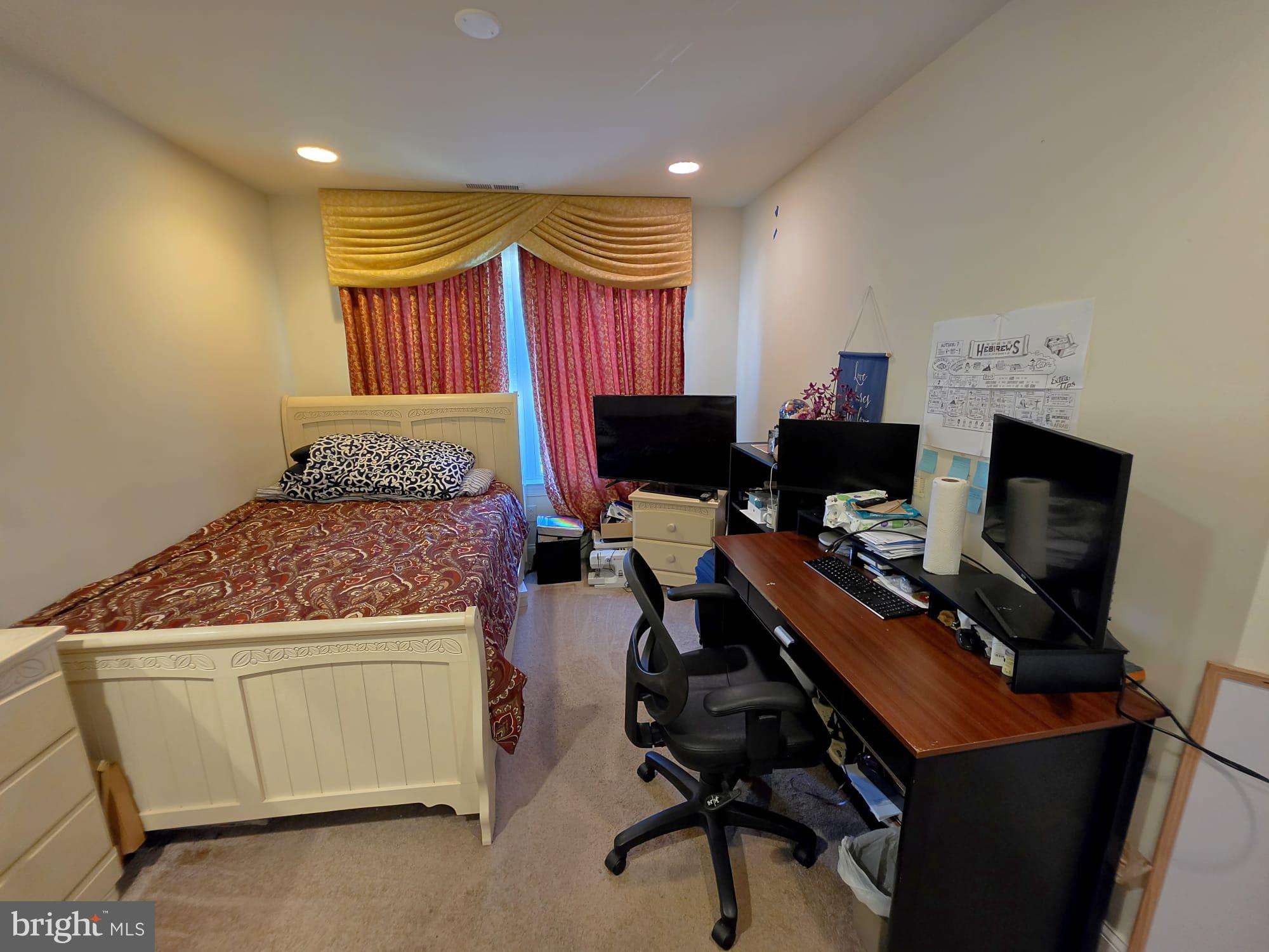 HUNTINGDON VALLEY - Residential