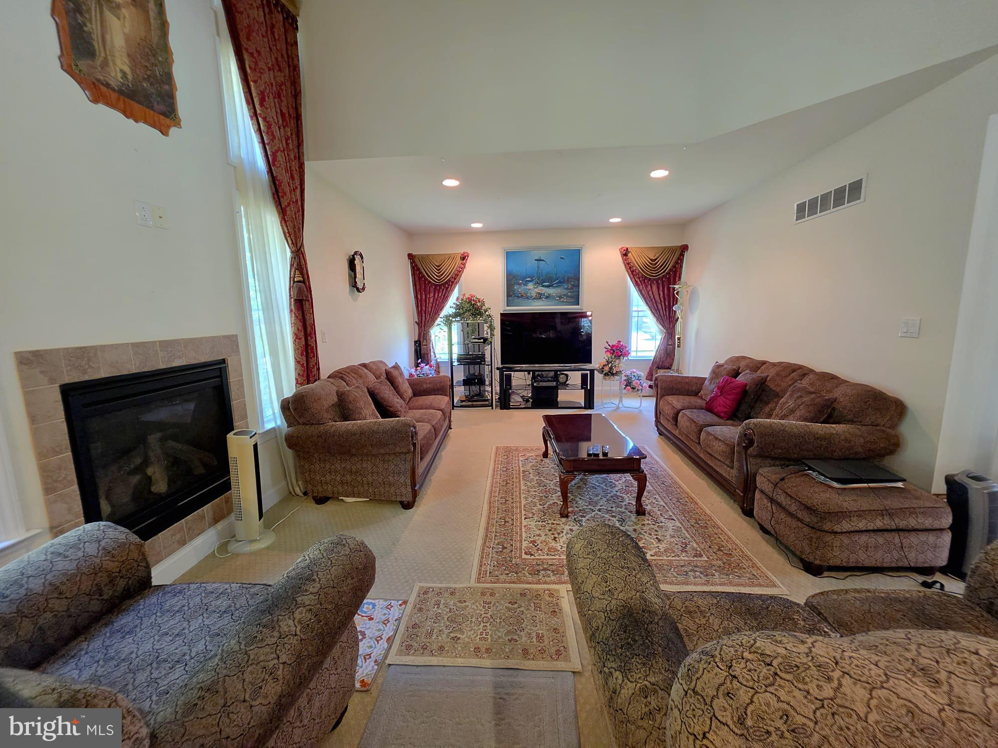 HUNTINGDON VALLEY - Residential