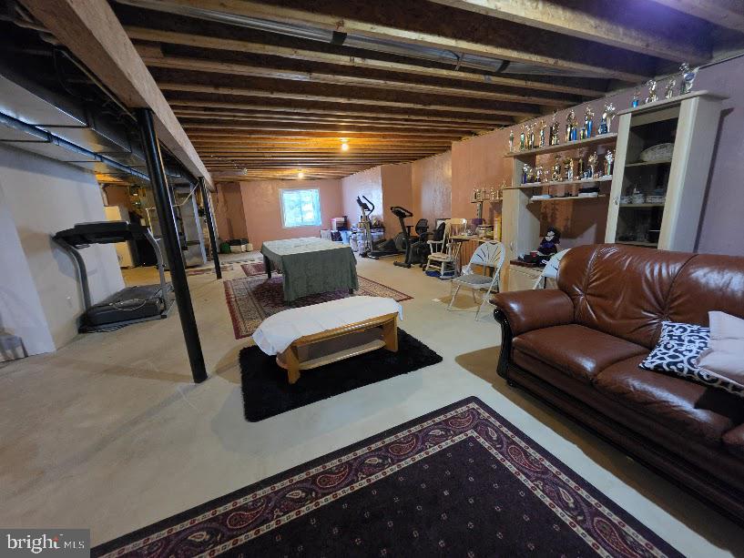 HUNTINGDON VALLEY - Residential