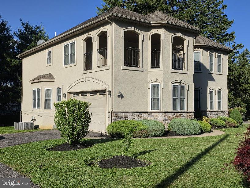 HUNTINGDON VALLEY - Residential