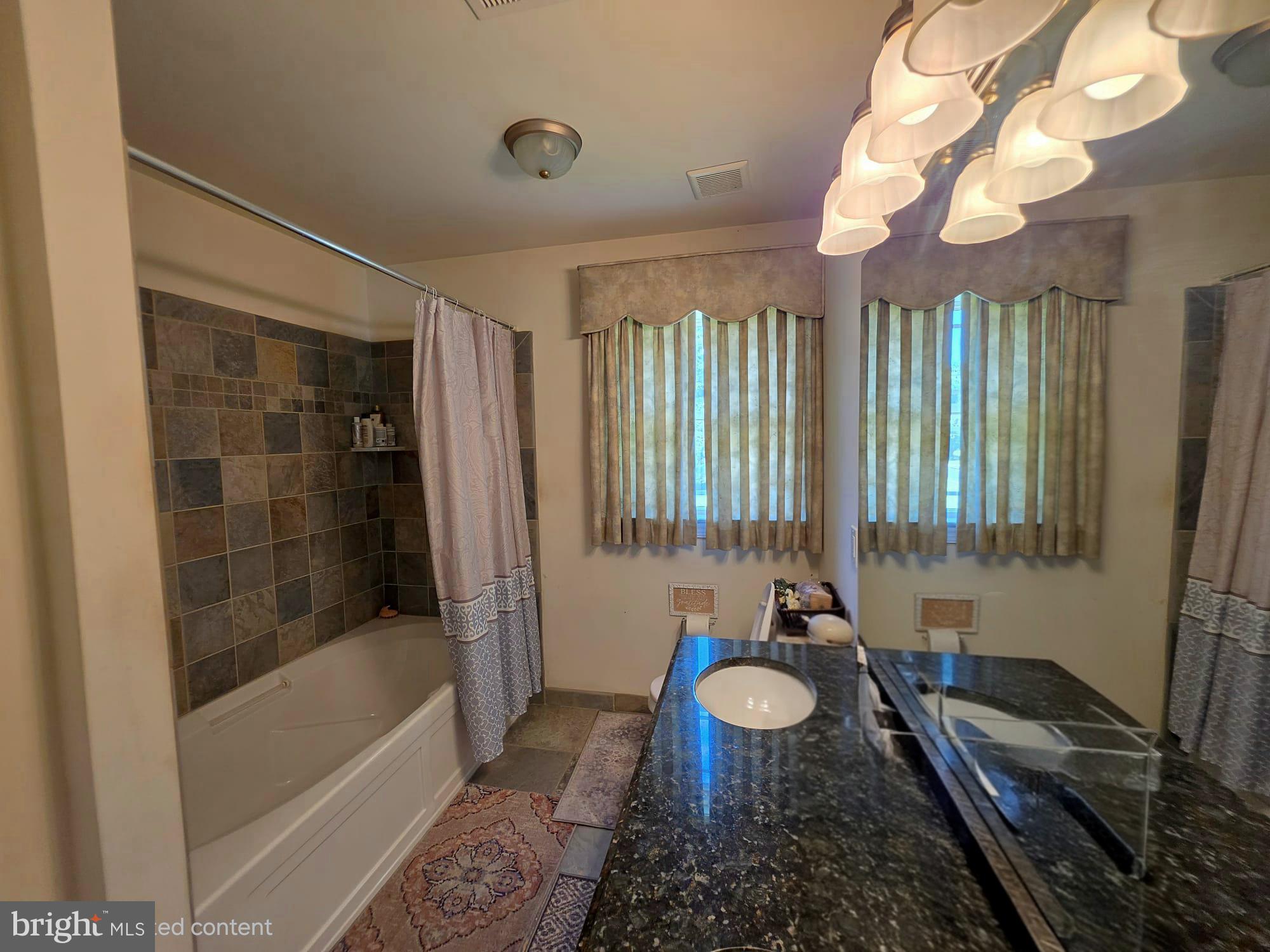 HUNTINGDON VALLEY - Residential