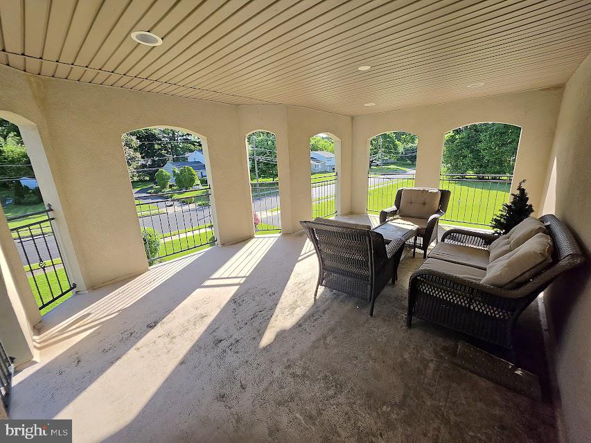 HUNTINGDON VALLEY - Residential