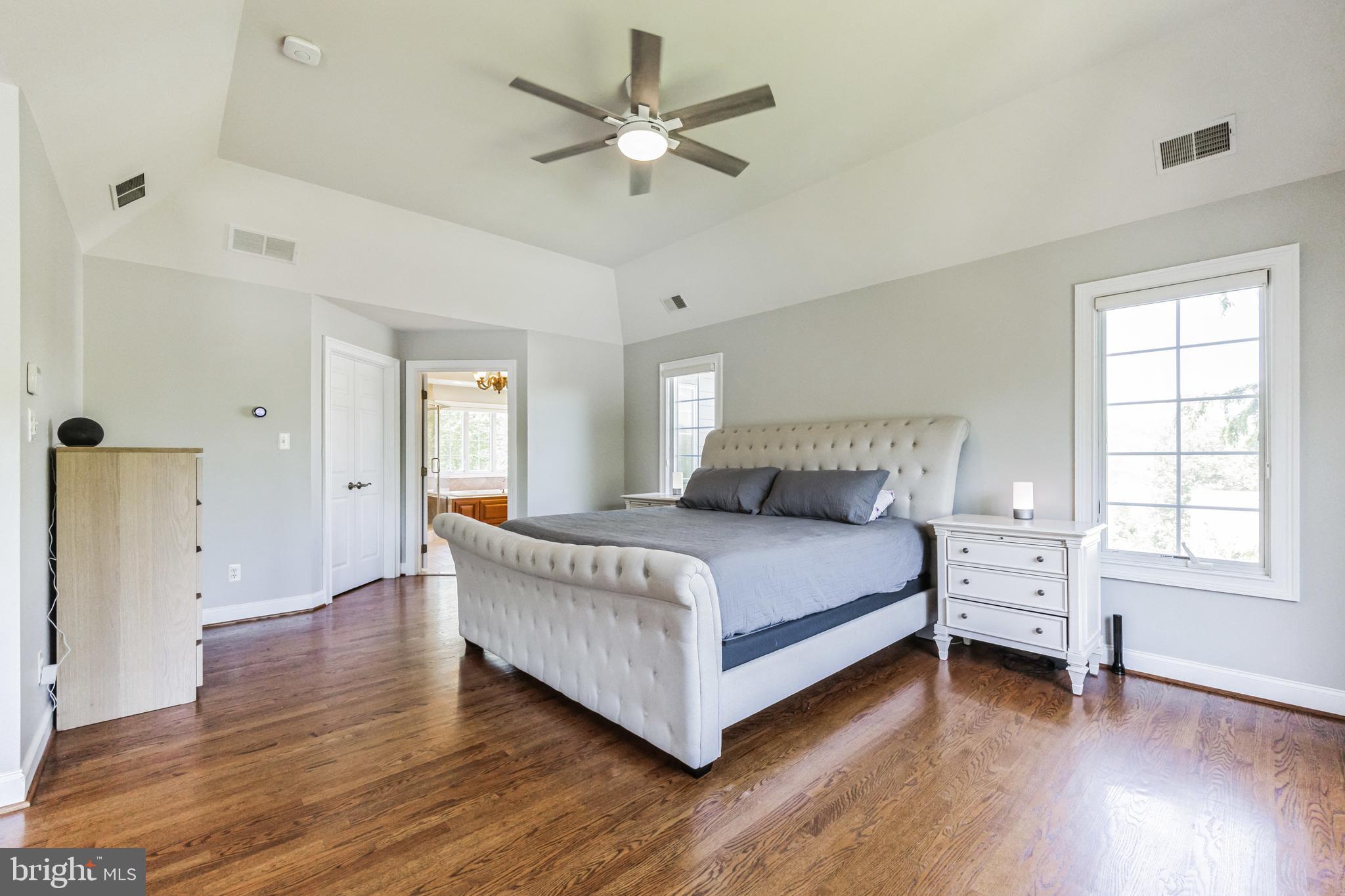 OAK HOLLOW - Residential