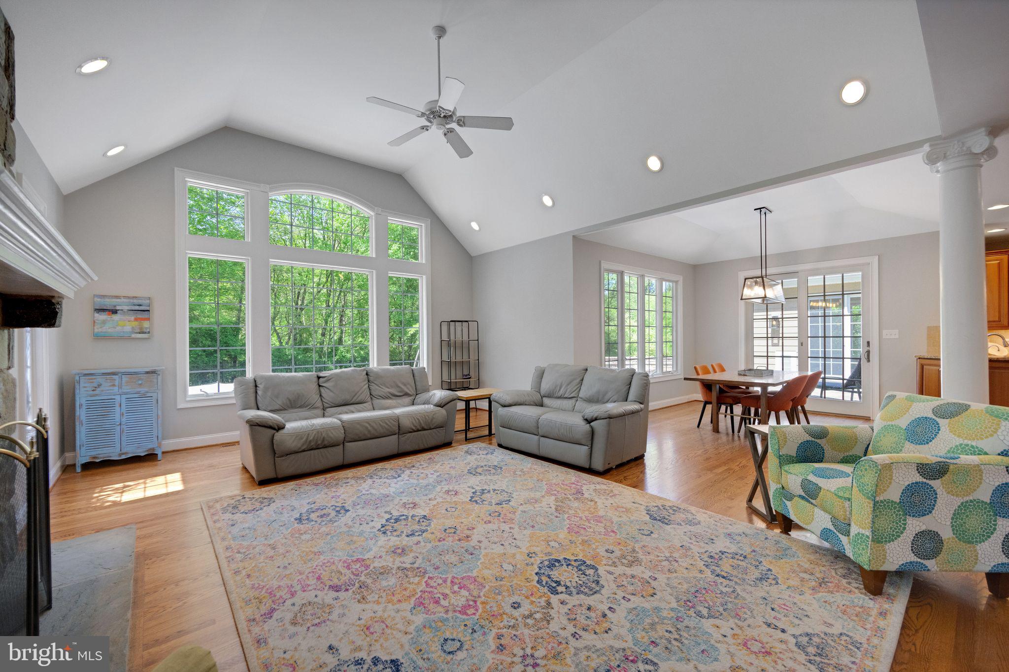 OAK HOLLOW - Residential