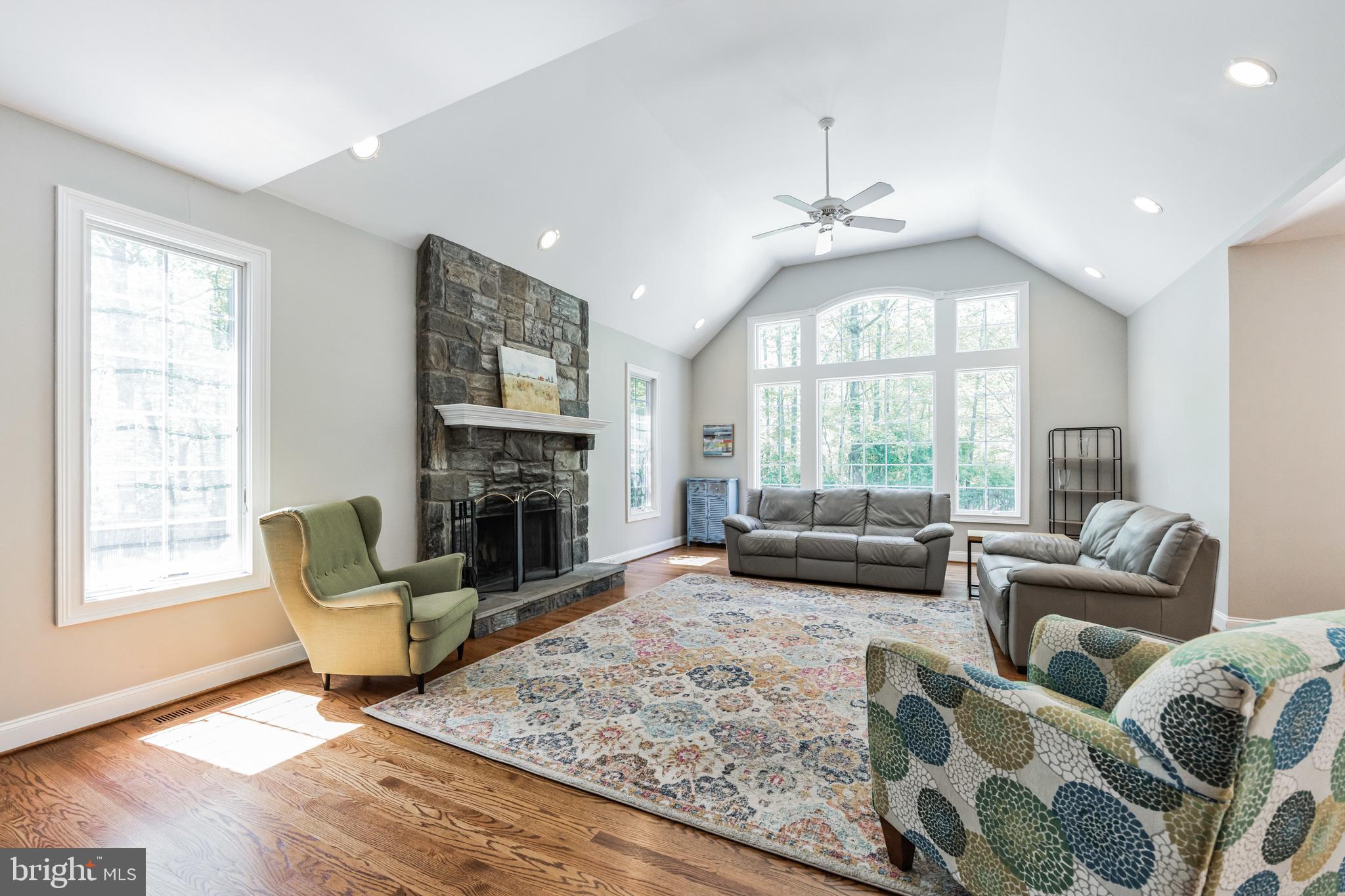 OAK HOLLOW - Residential