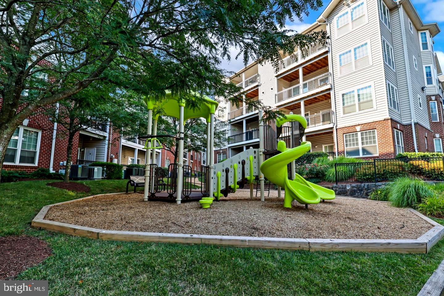 GATES OF MCLEAN - Residential