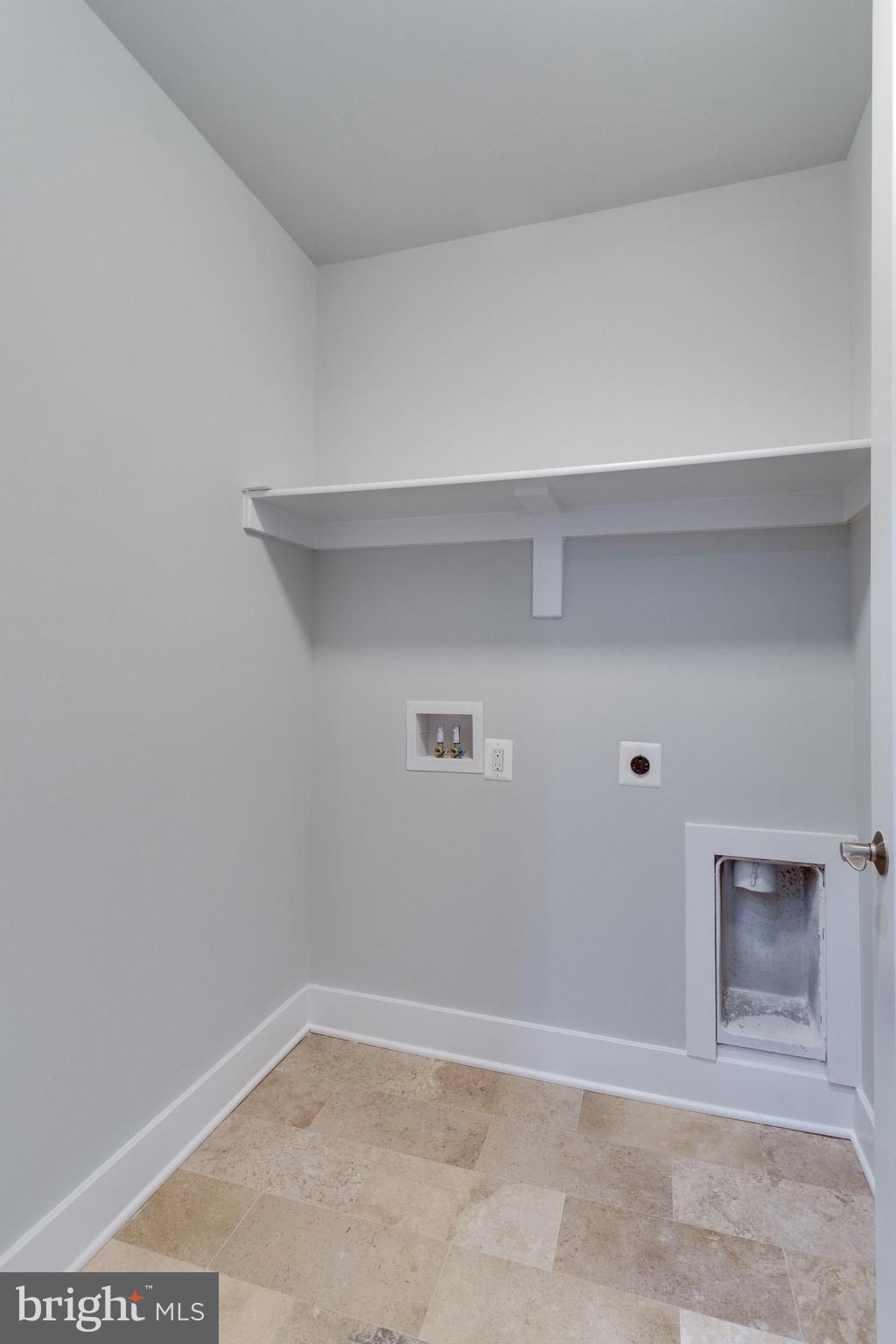 BROYHILL LANGLEY ESTATES - Residential