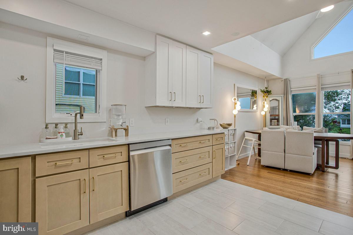SELBY ON THE BAY - Residential