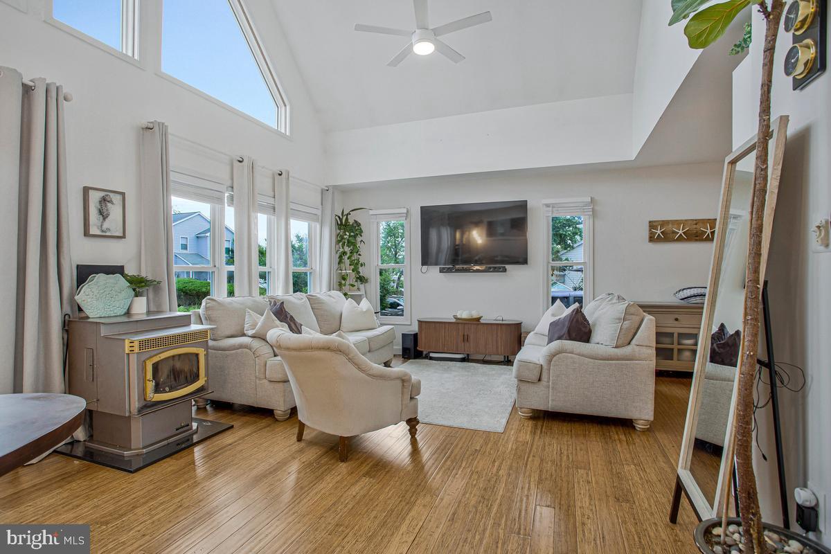 SELBY ON THE BAY - Residential