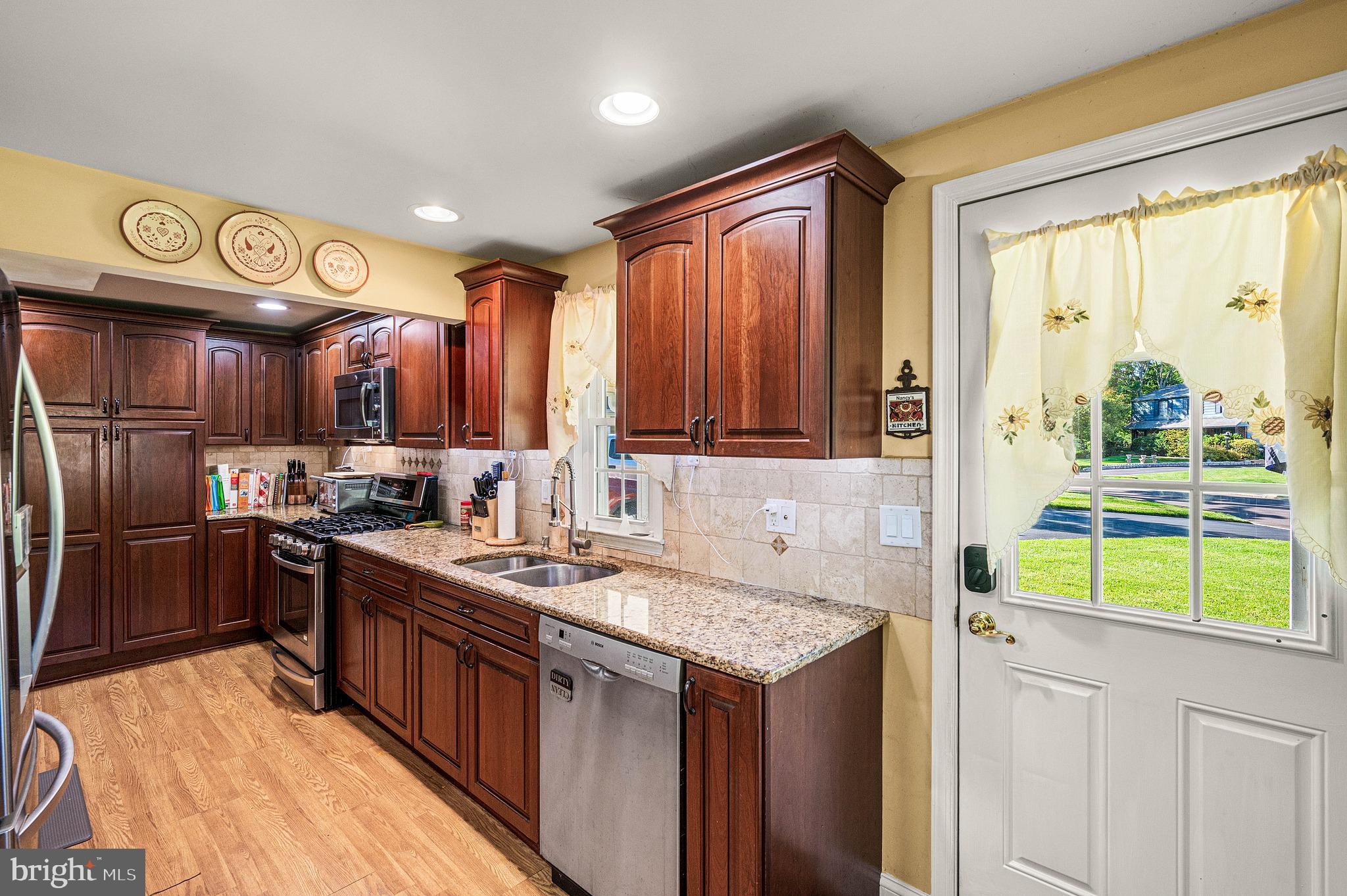 LAFAYETTE HILL - Residential