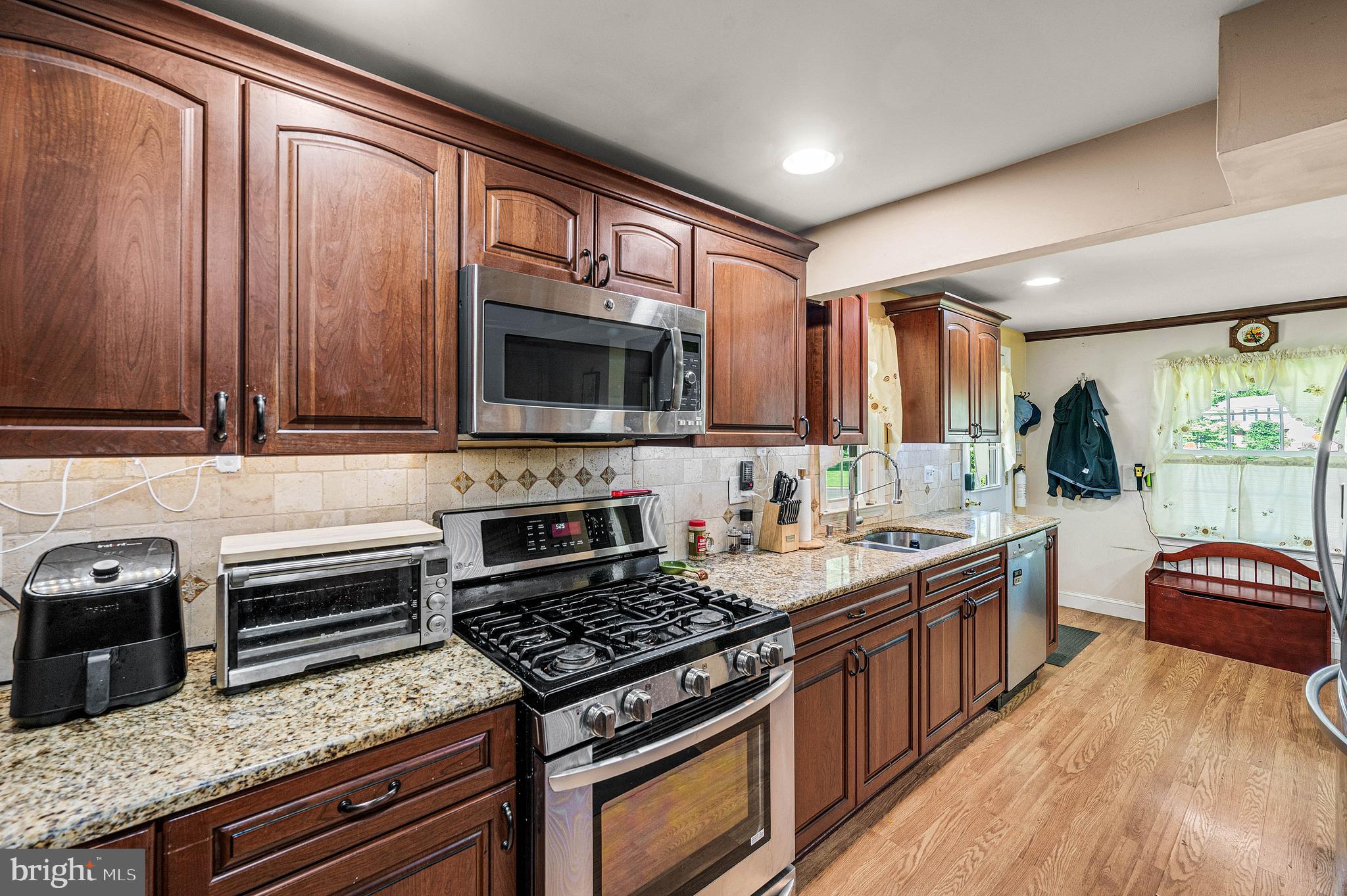 LAFAYETTE HILL - Residential