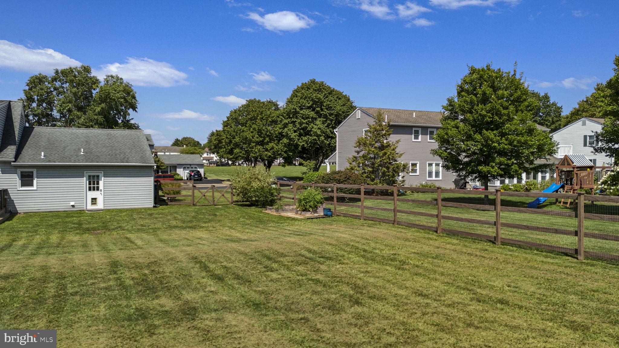 STERLING KNOLL - Residential