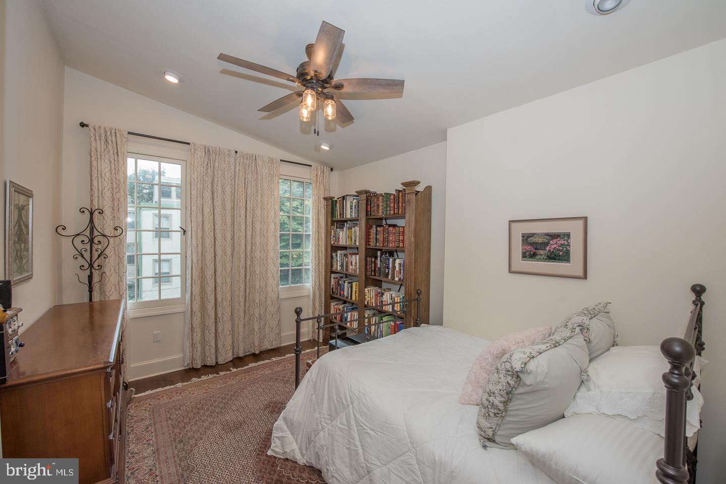 FAIRMOUNT - Residential