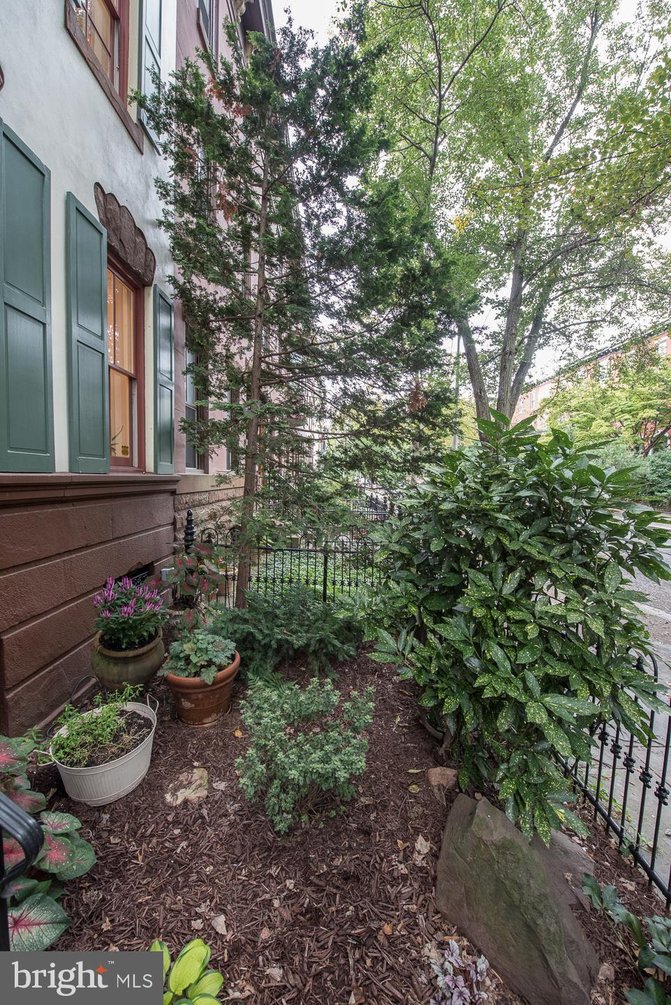 FAIRMOUNT - Residential