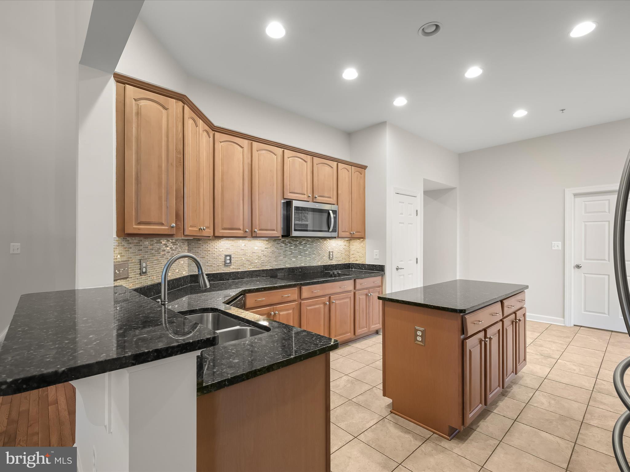COURTYARDS AT WAVERLY WOODS EAST - Residential