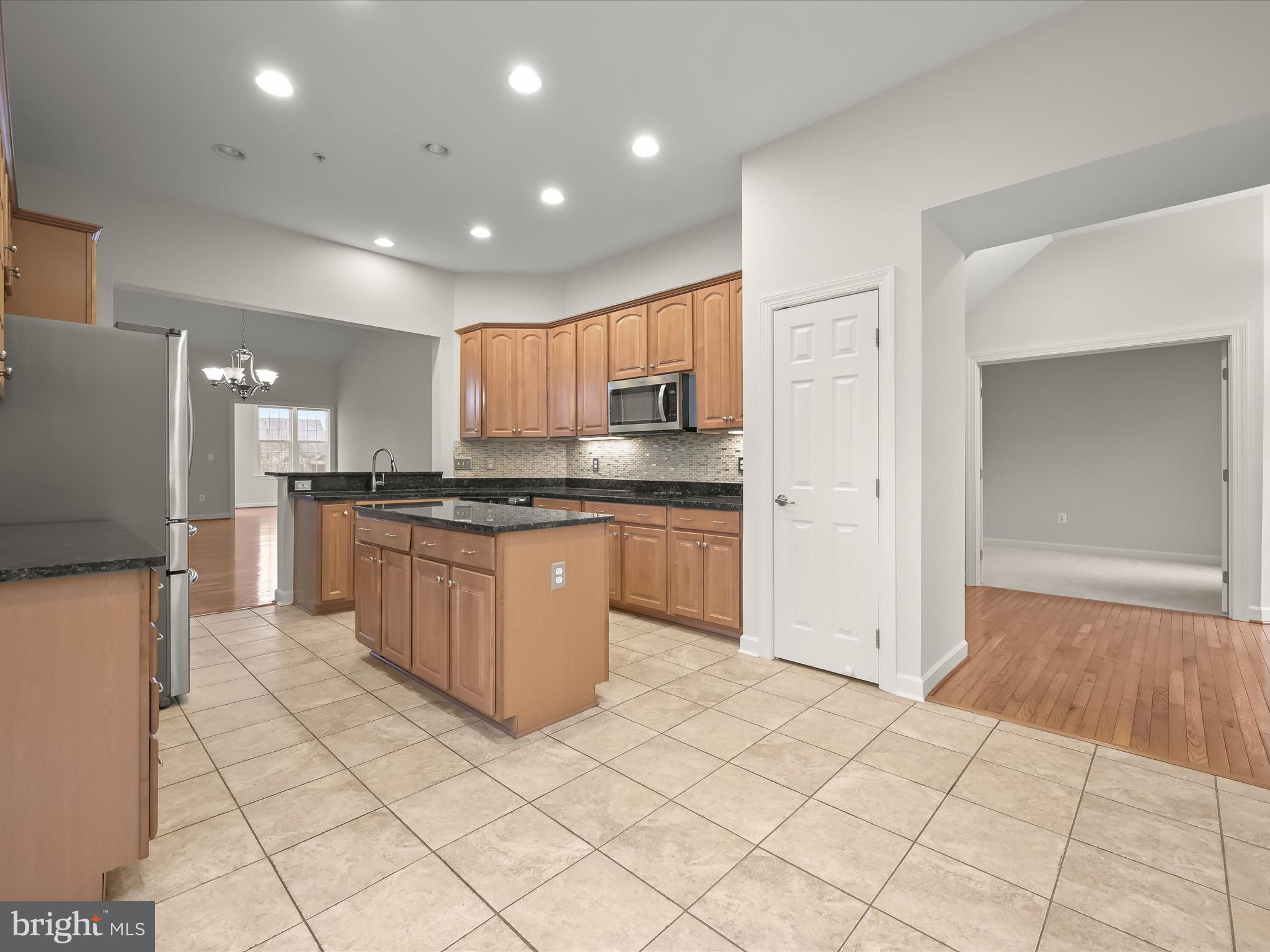 COURTYARDS AT WAVERLY WOODS EAST - Residential