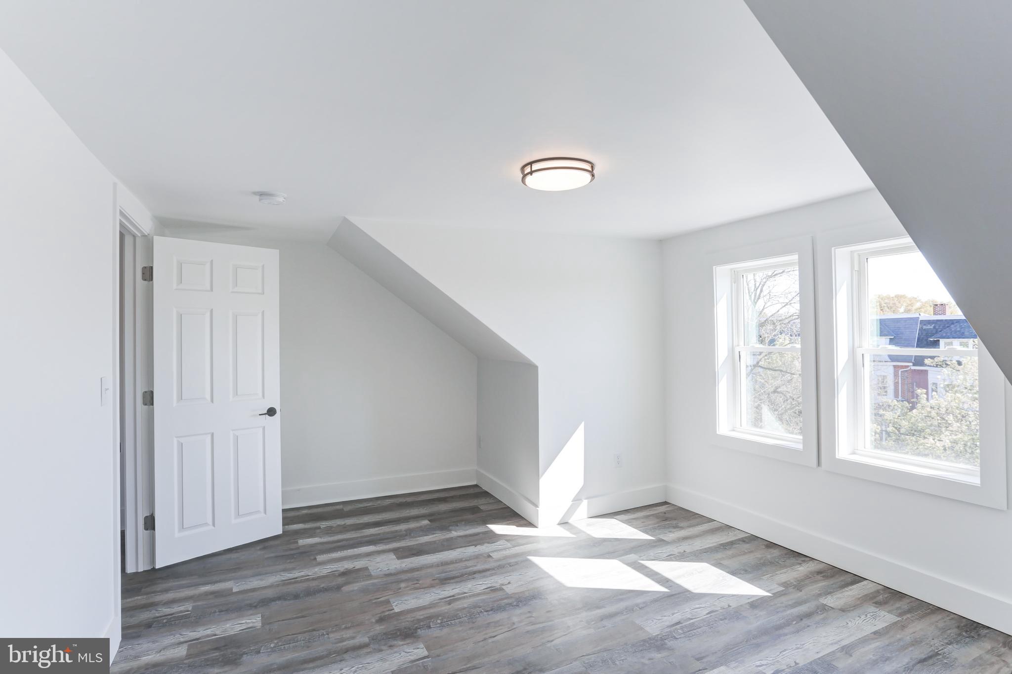LANCASTER - Residential
