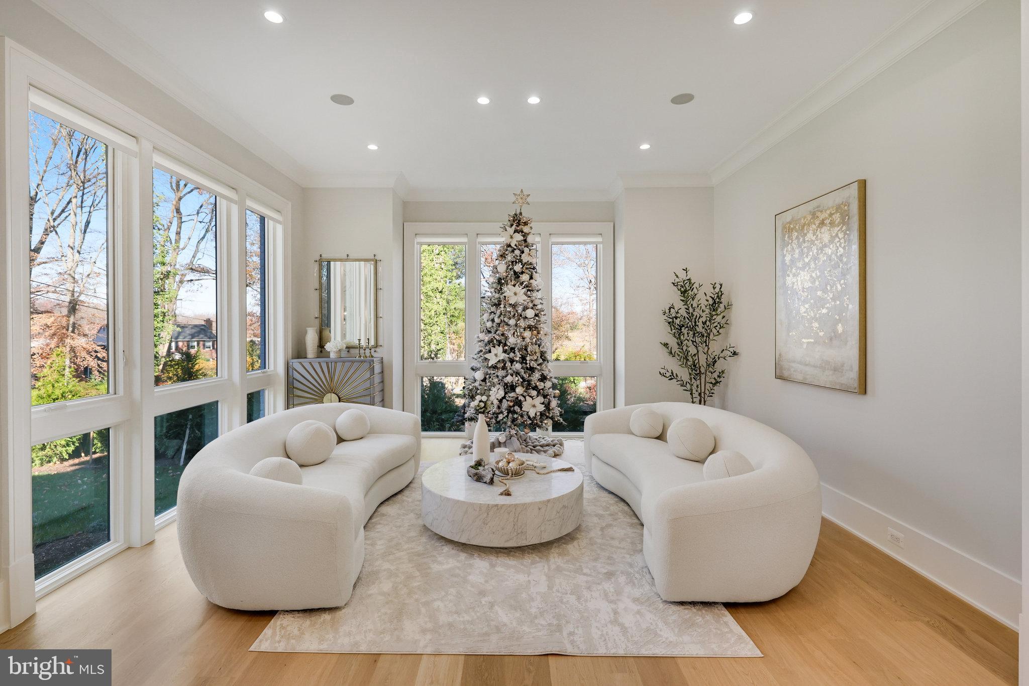 LANGLEY FOREST - Residential